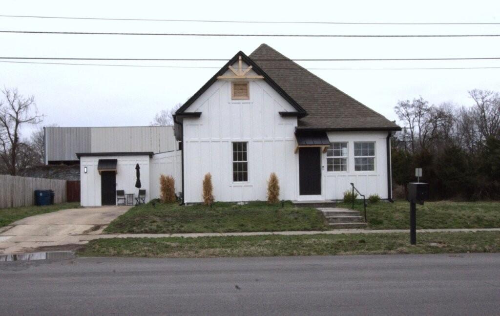 302 S Mckinley 1