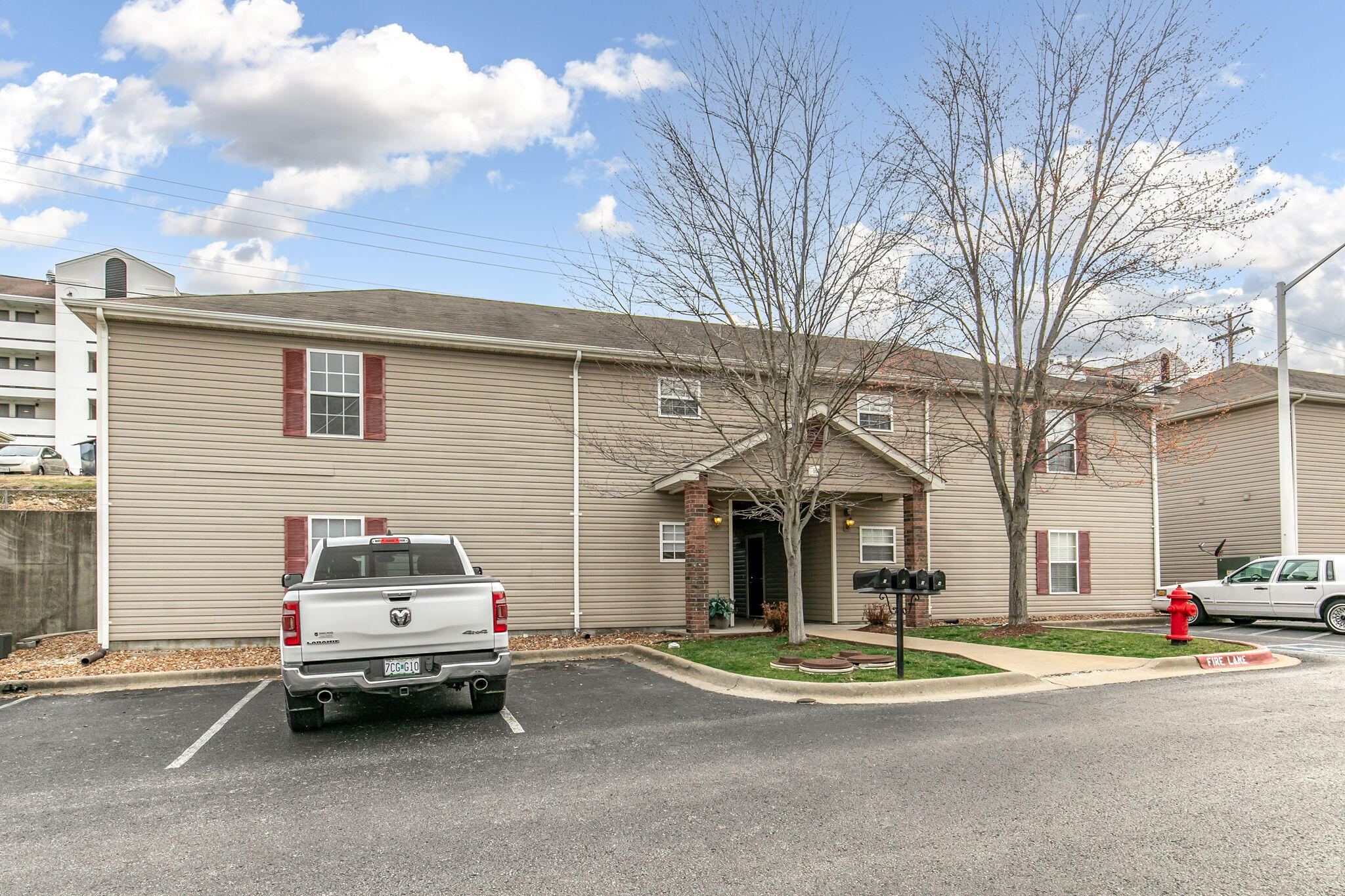 103 & 105 Garden Circle #103-3 & 105-4 1