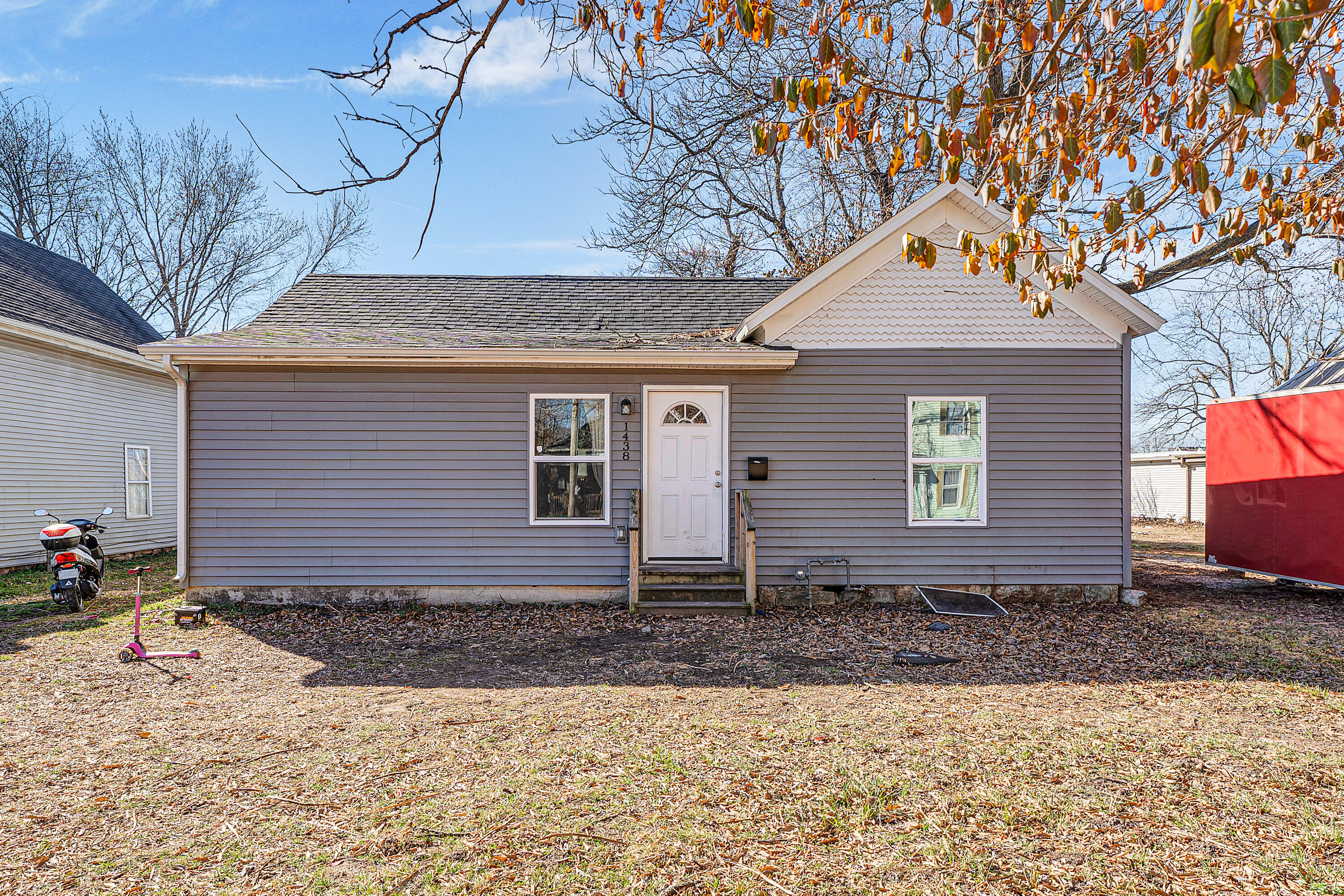 1438 E Florida 1