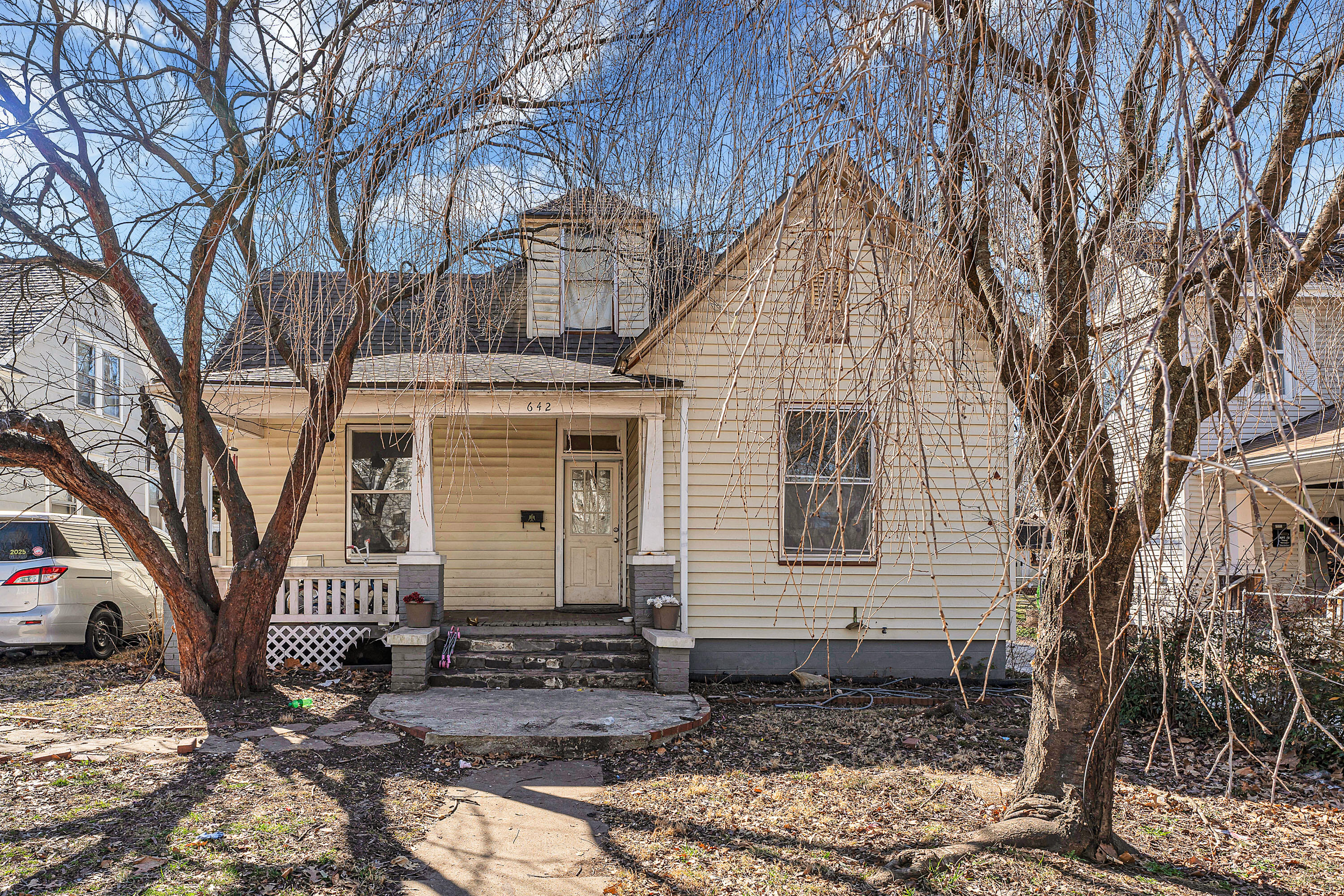 642 W Nichols 1