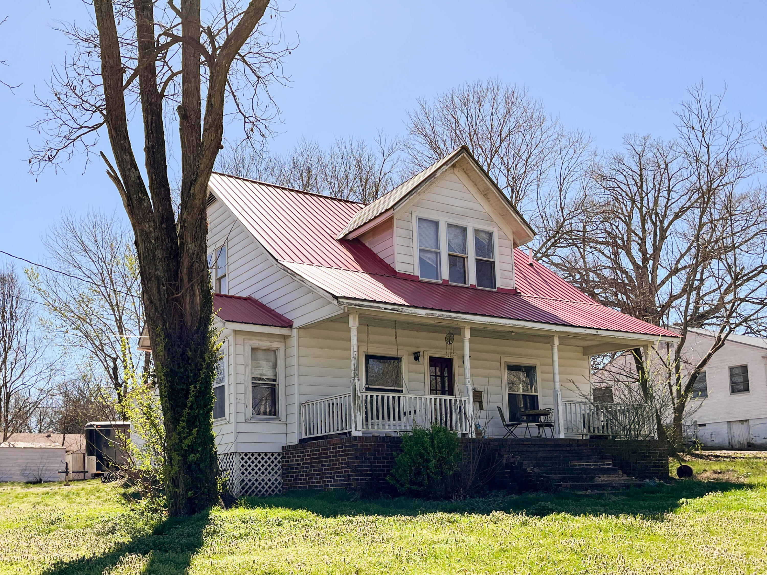 903 Vine 1