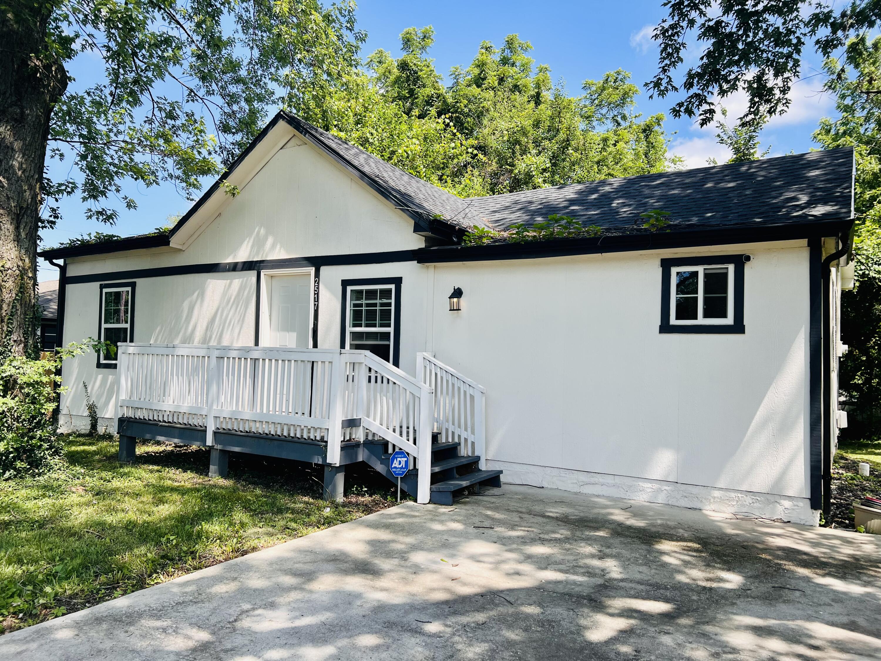 2517 W Phelps 1