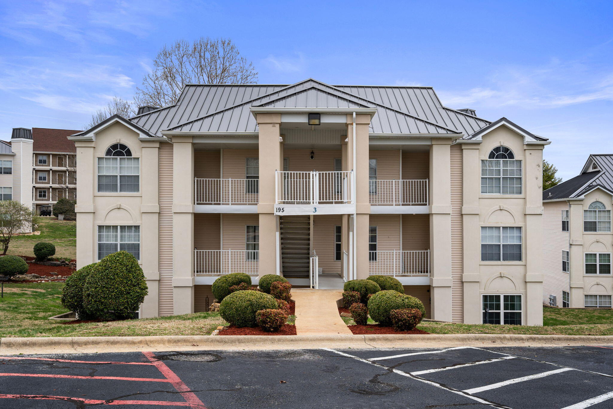 195 Meadow Brook #3-5 1