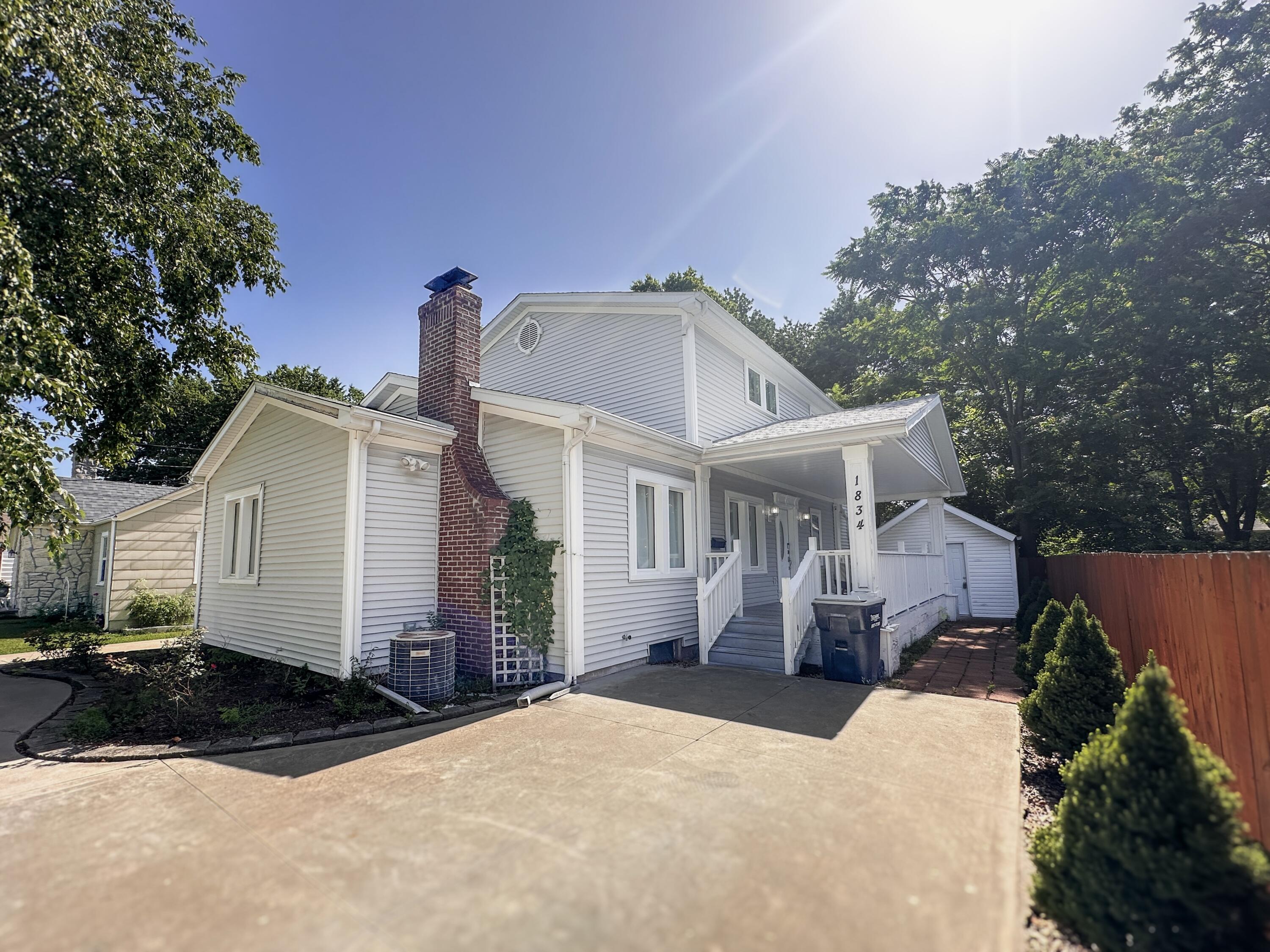 1834 S Jefferson 1