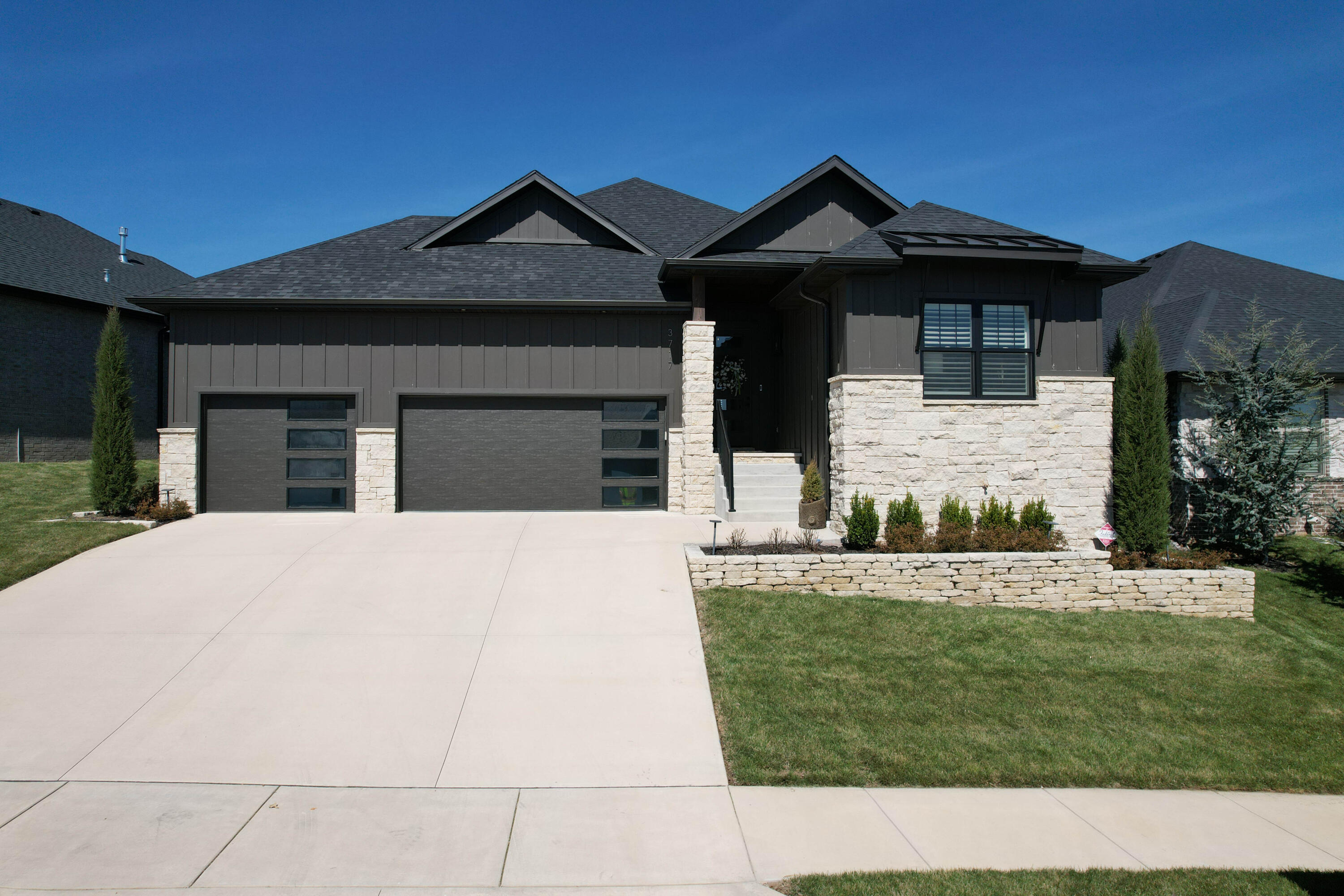 3717 E Hutcheson 1