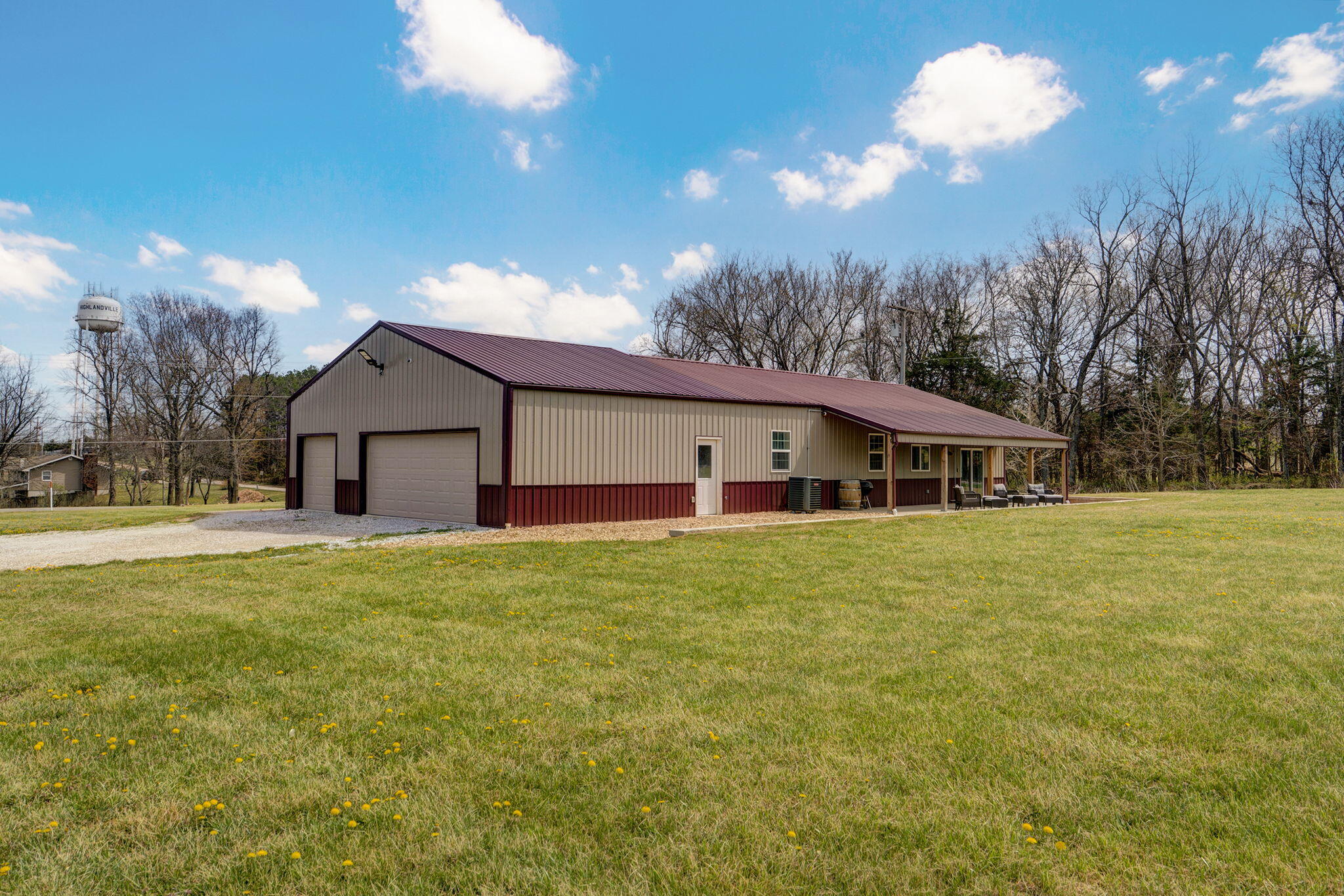 755 Highlandville 1
