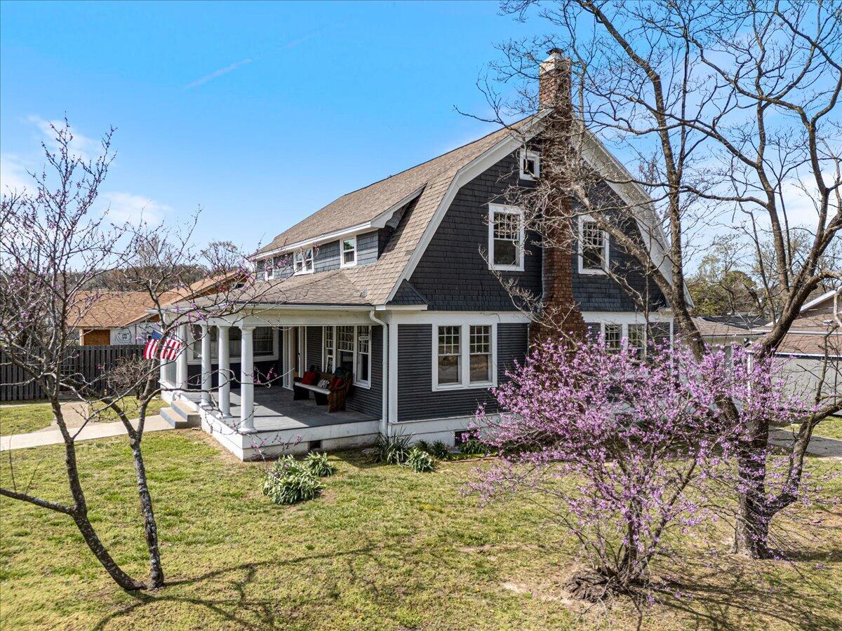 307 E Beaver 1