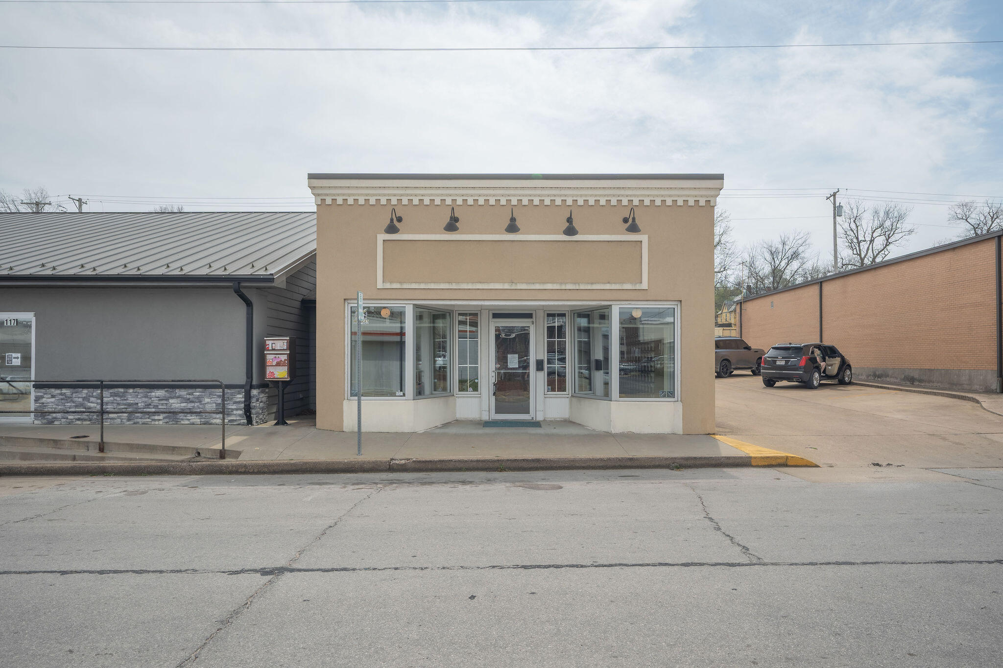 115 E Hickory Street 1