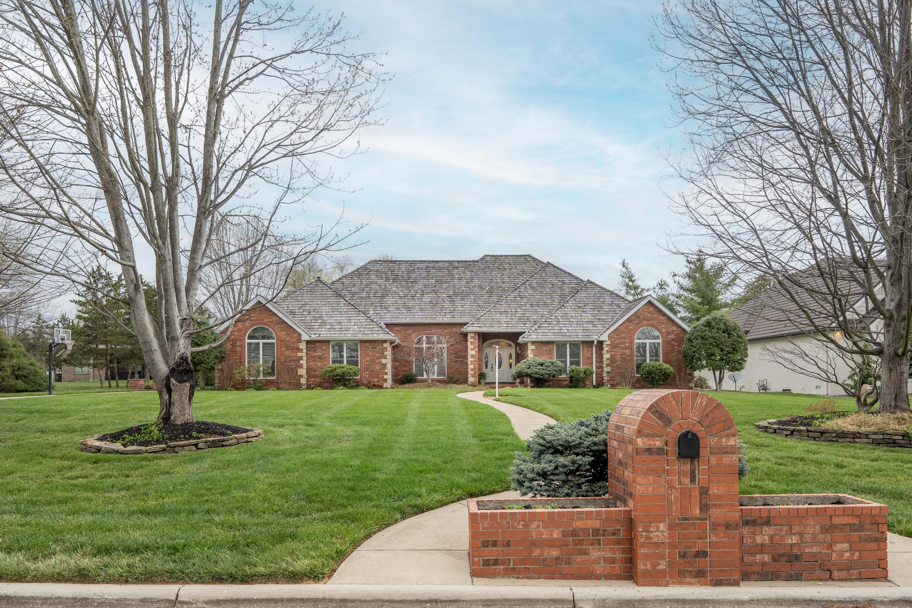 3575 E Montrose 1