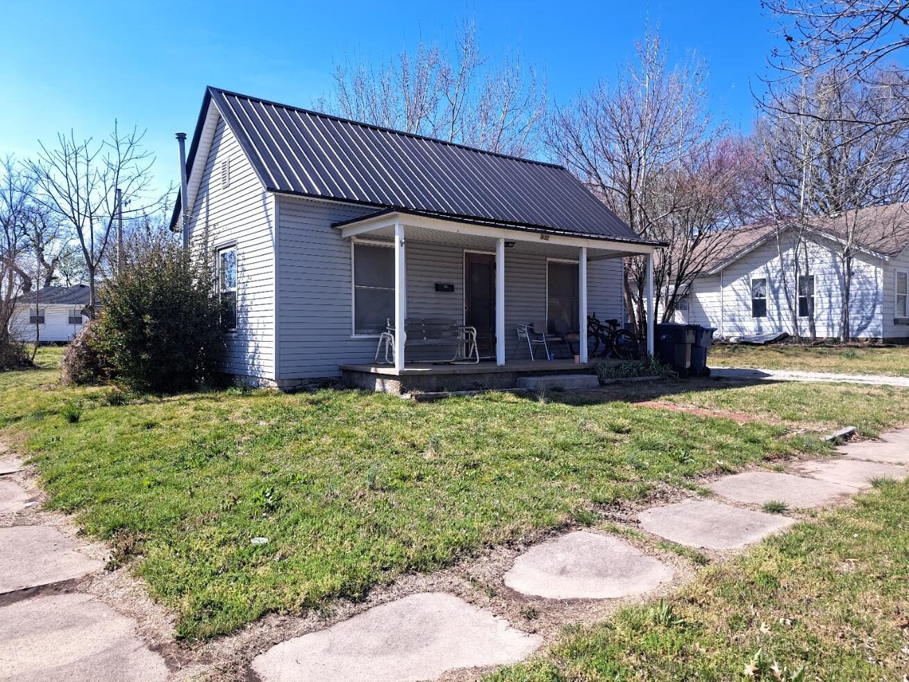 332 S Pennsylvania 1