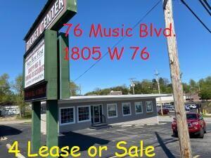 1805 W 76 Country 1