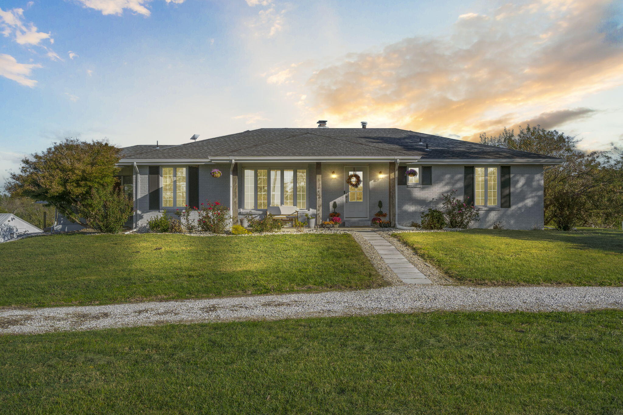 3259 W Farm Rd 60 1