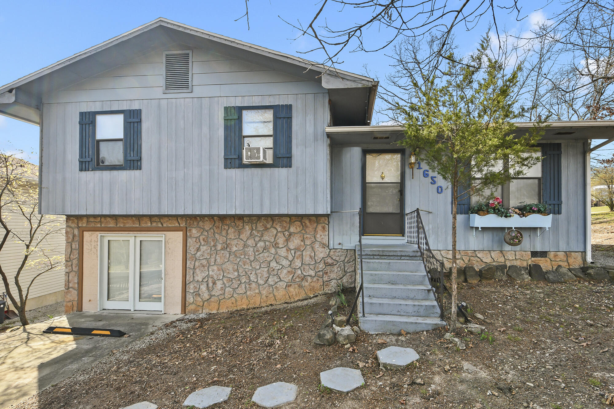 1650 Miller 1