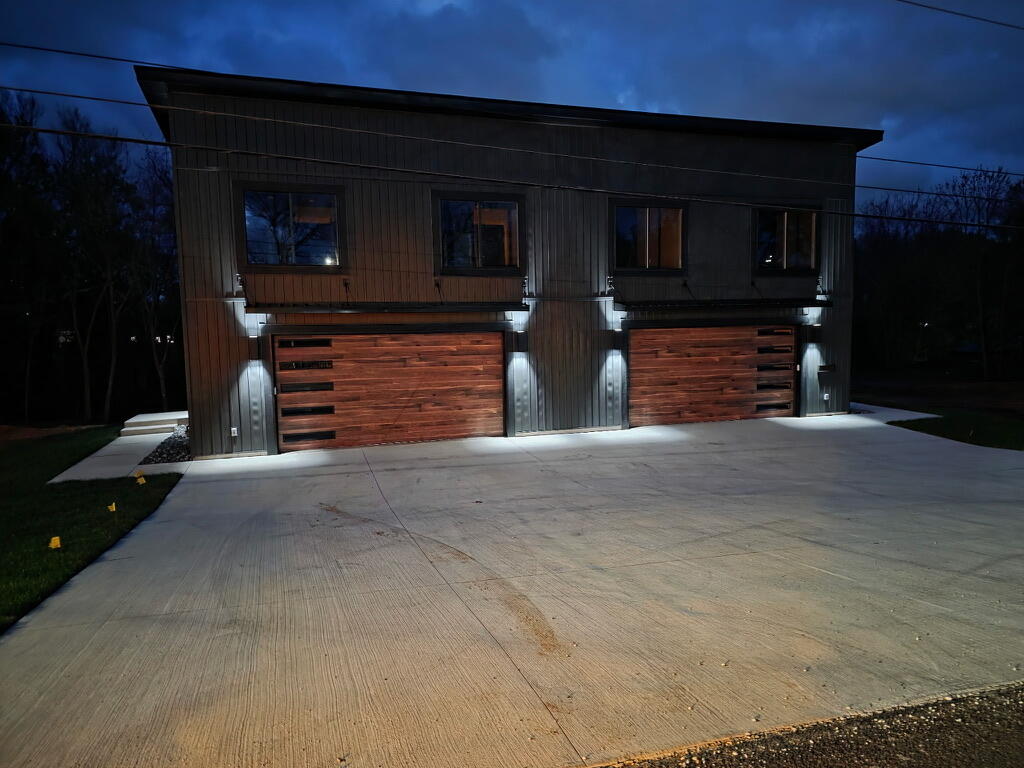 1503 Eisenhower #A 1