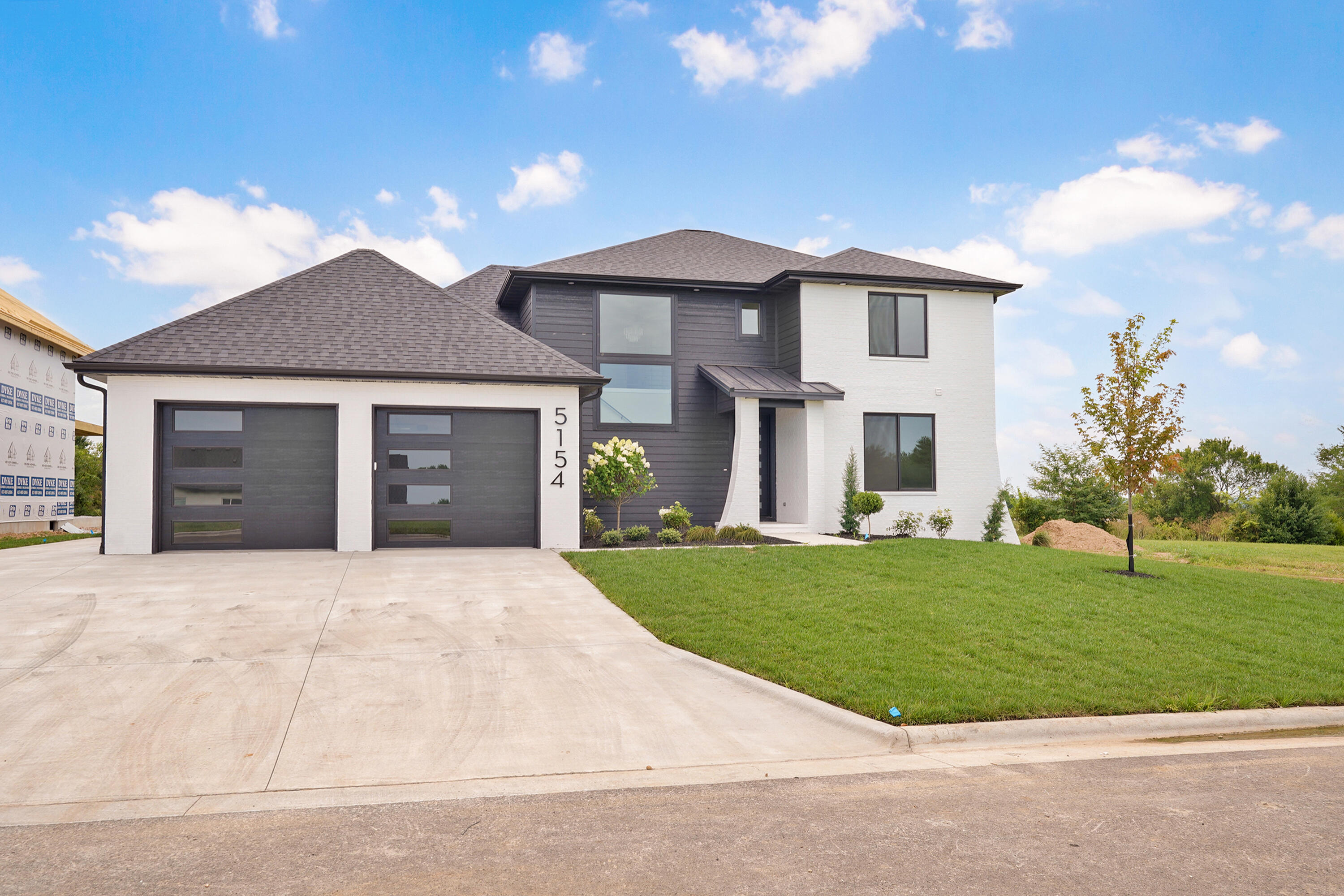 5154 N Seacrest 1