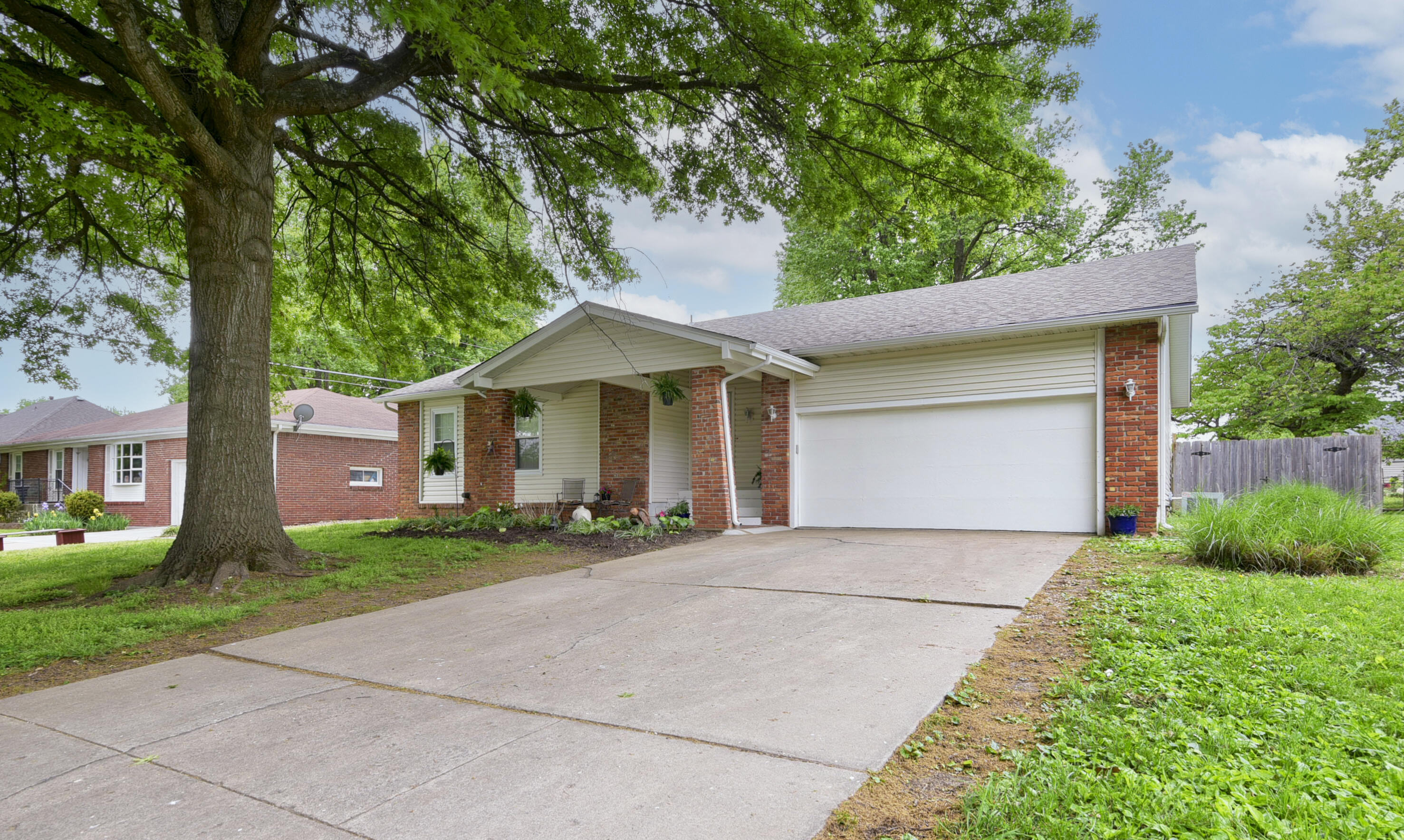 3409 S Rogers 1