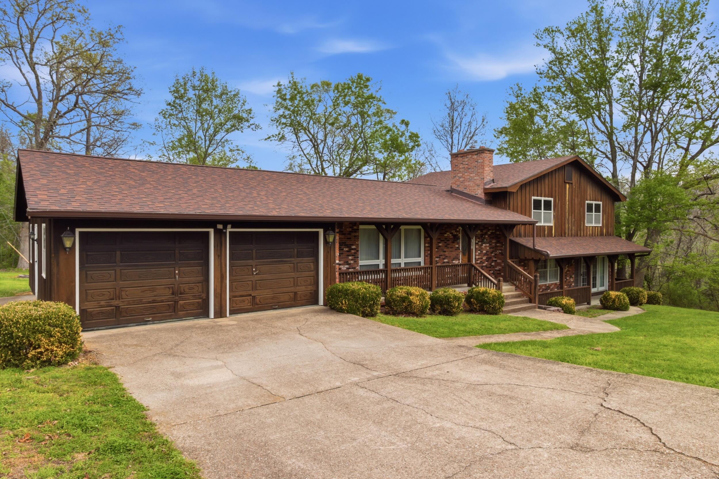 310 E South Oak Crest 1