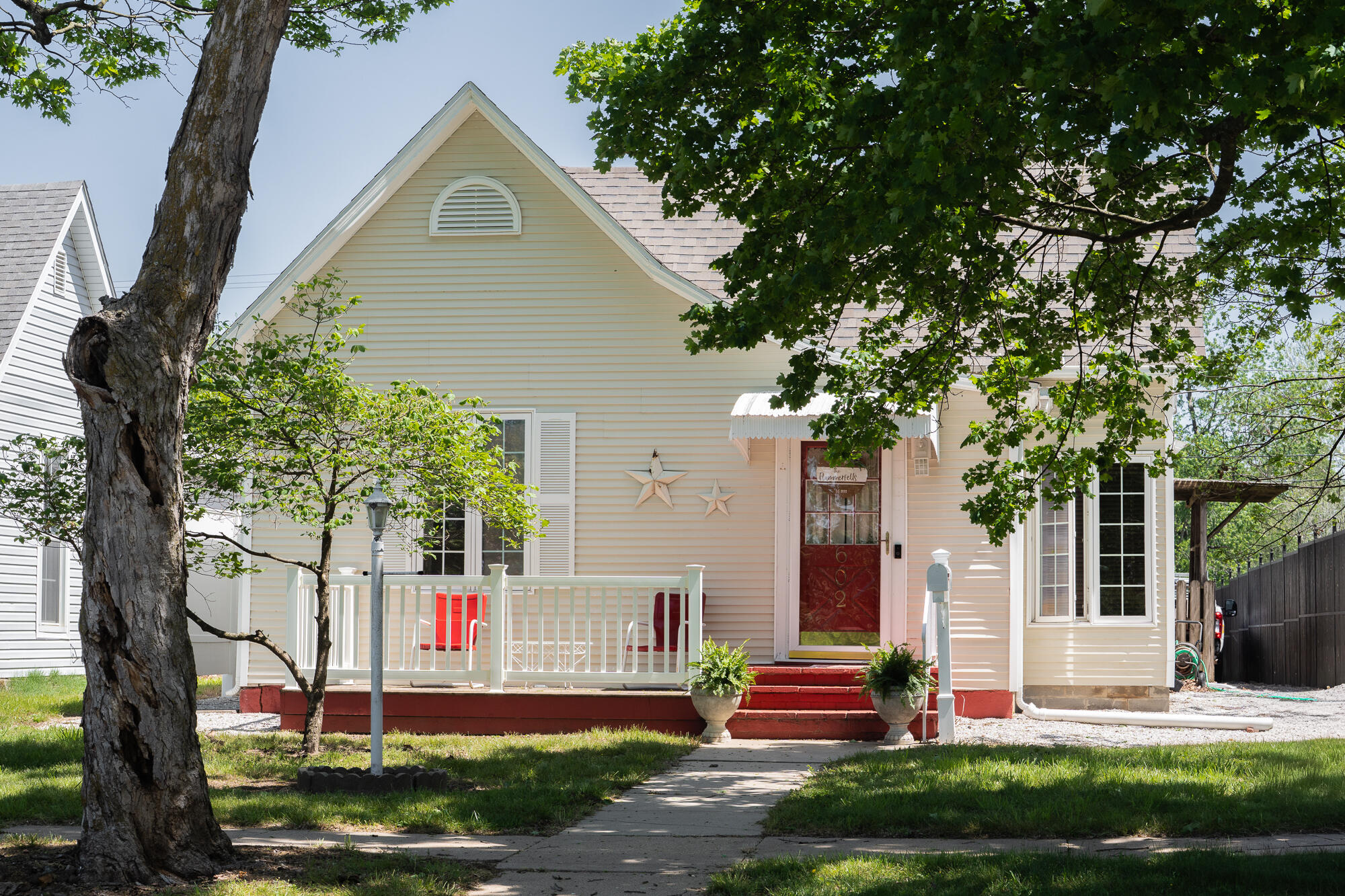602 N Walnut 1