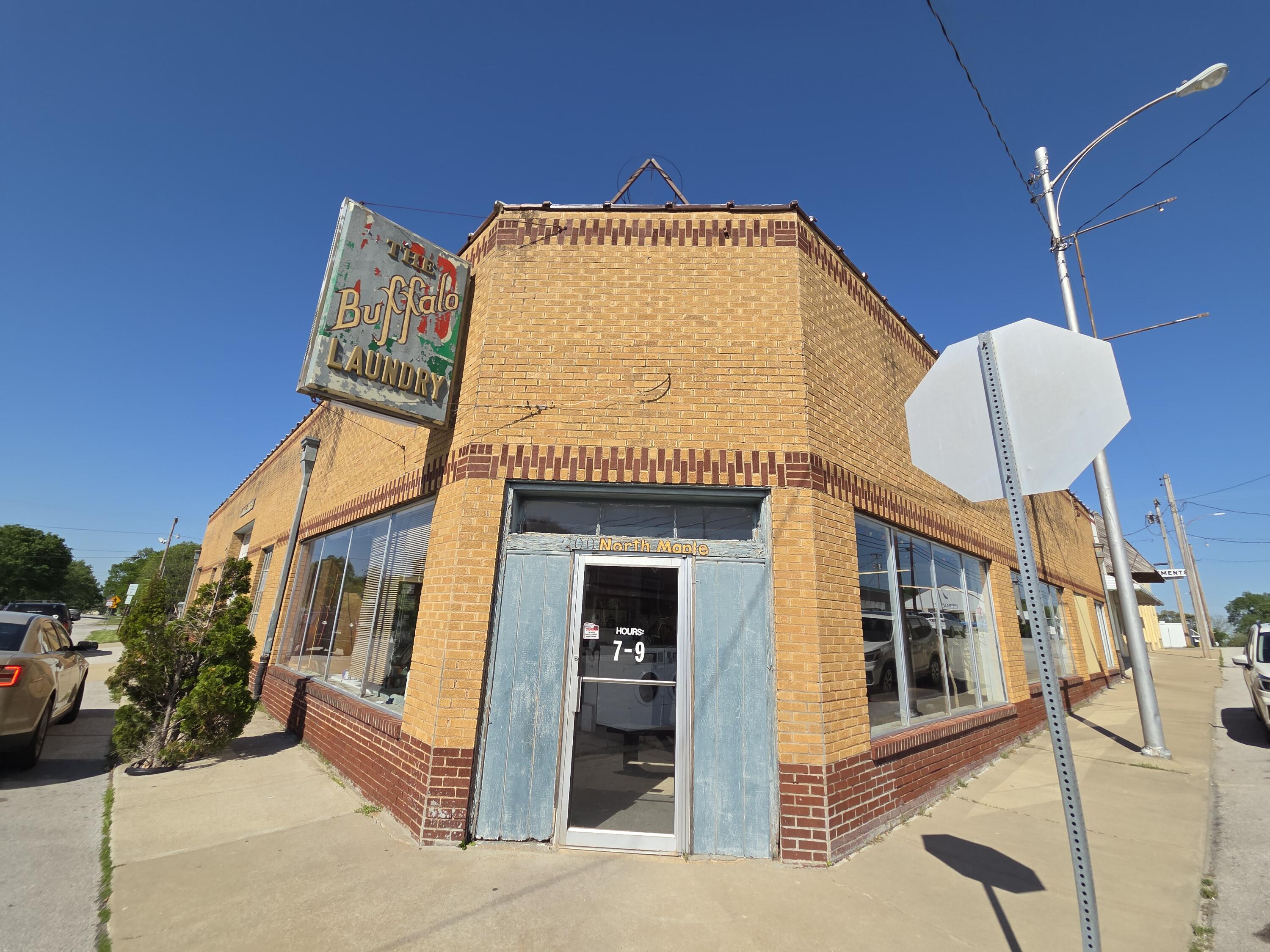 200 N Maple 1