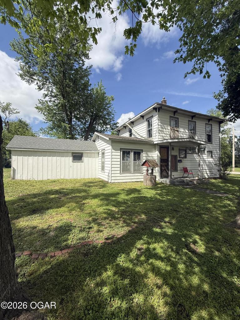 230 E Prairie 1