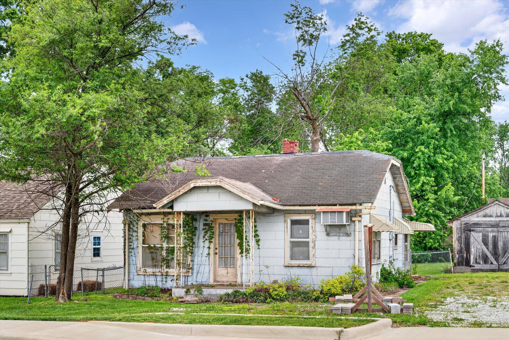 212 W Mount Vernon 1