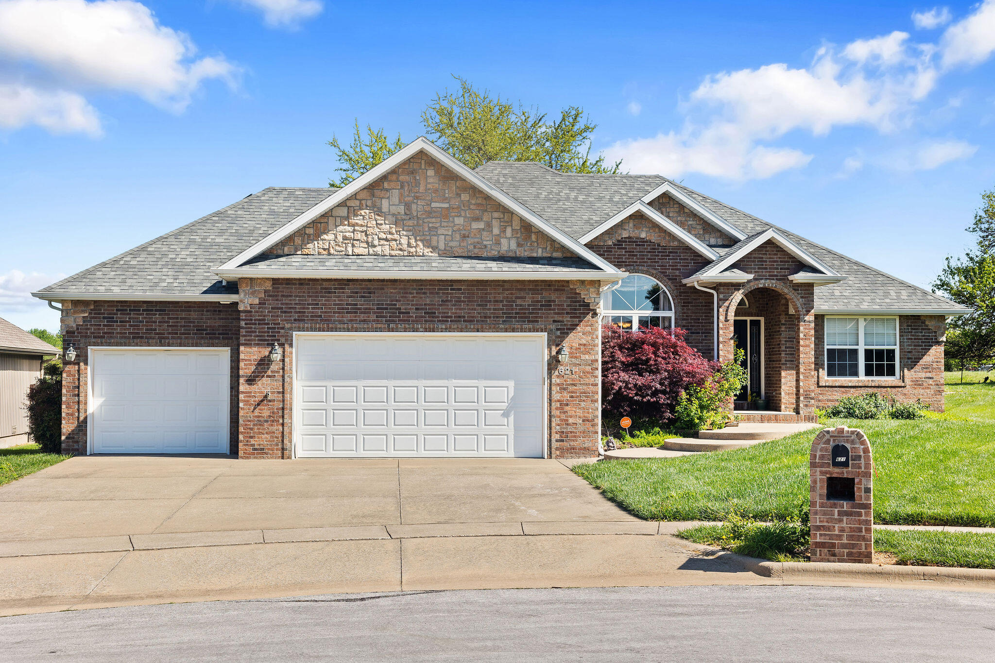 621 W Meadowgate 1