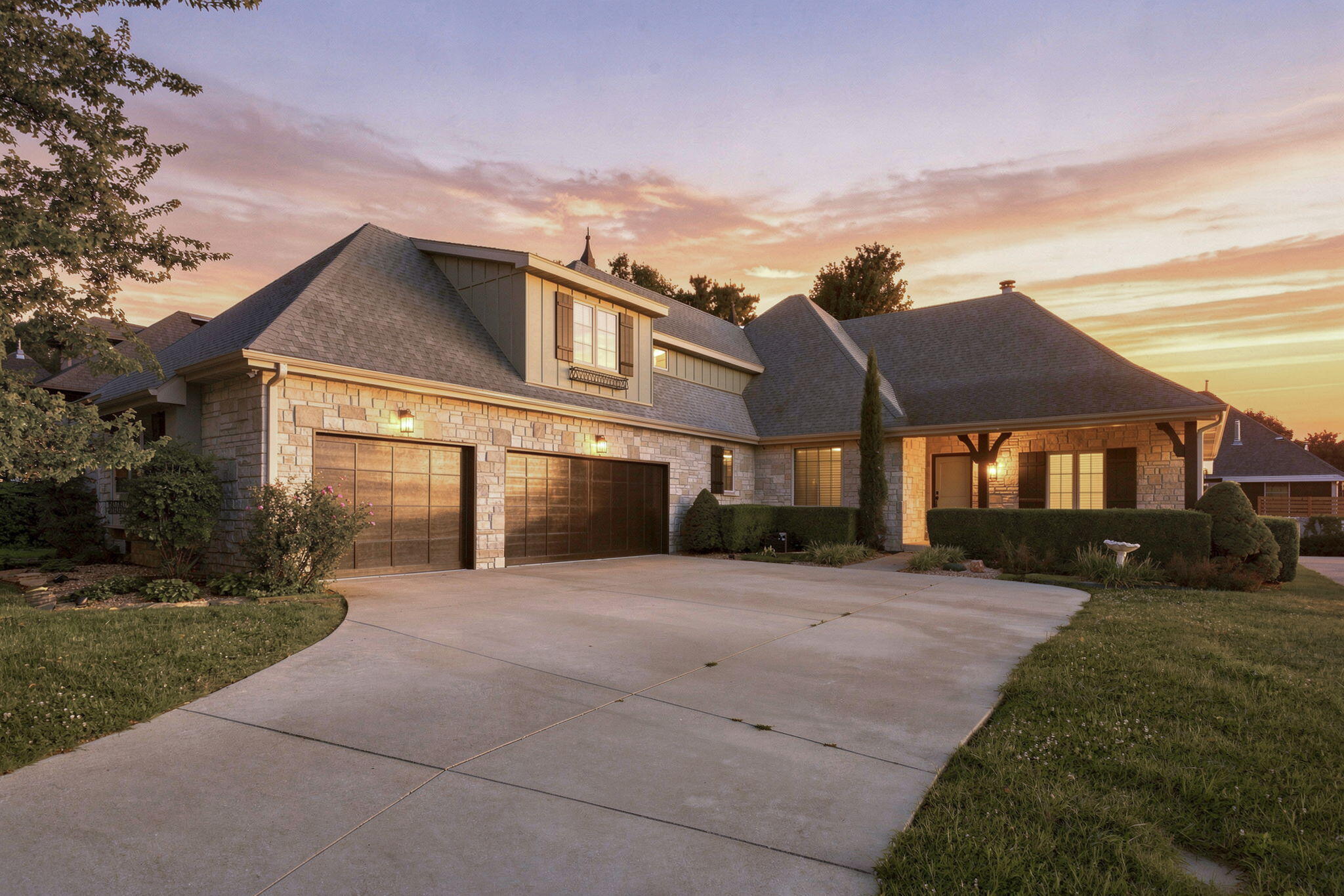 879 E Westchester 1