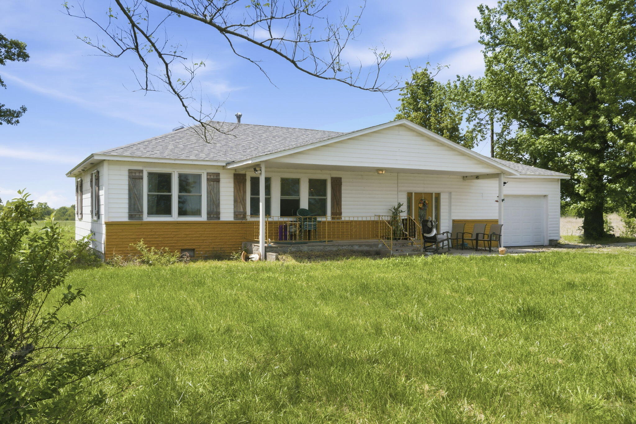 5825 Lawrence 1140 1