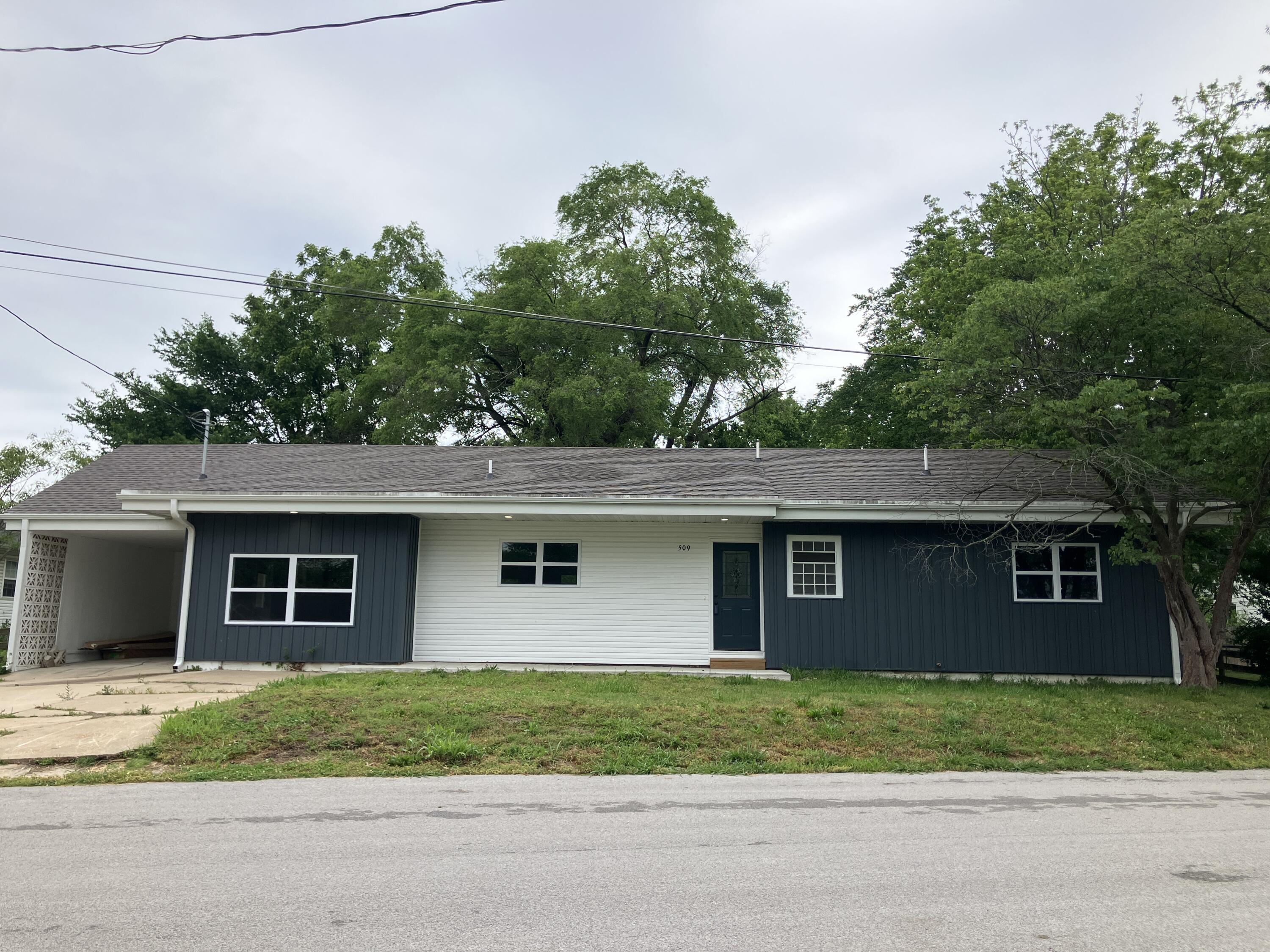509 E Freeman 1