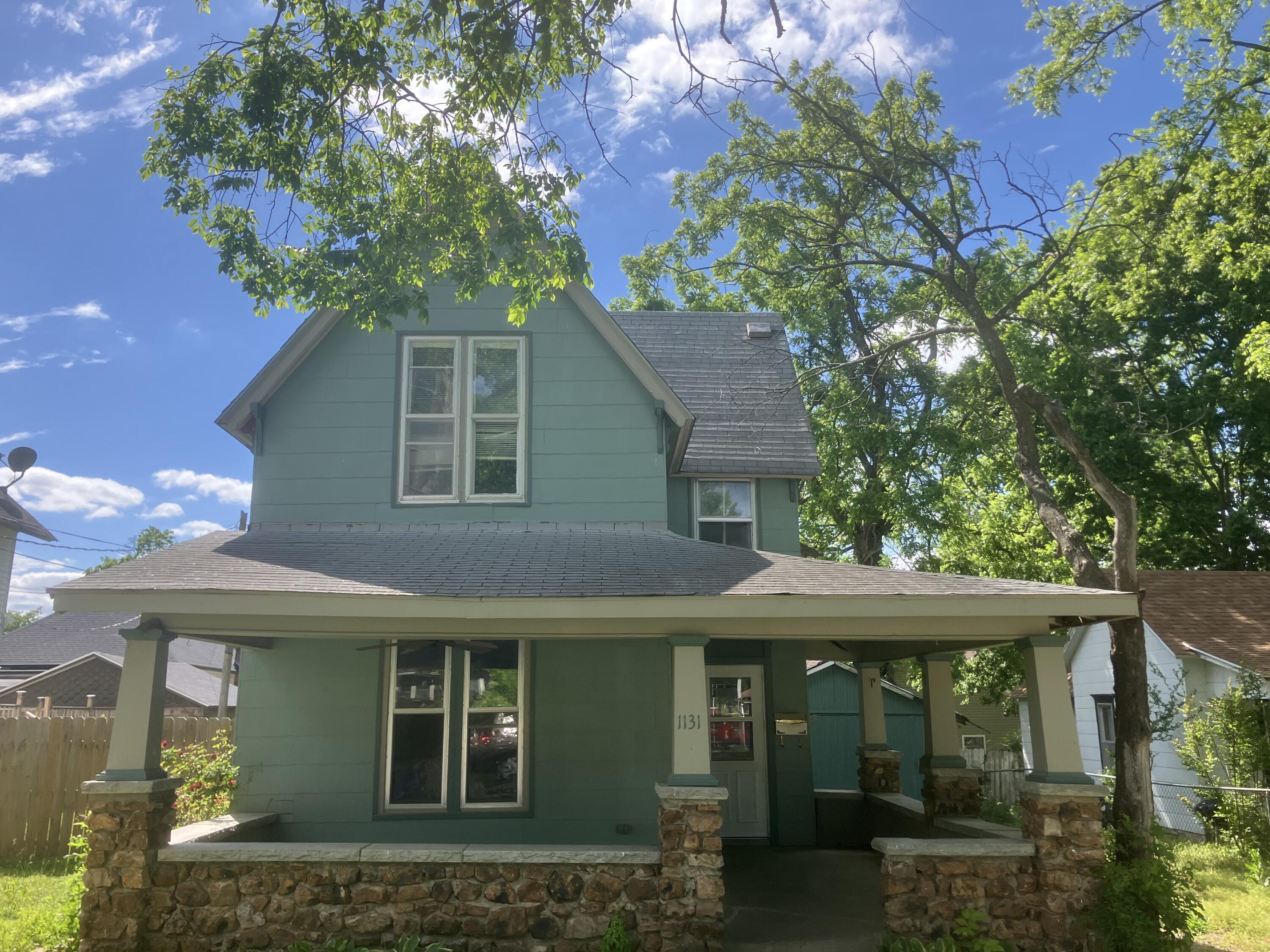 1131 Lyon 1