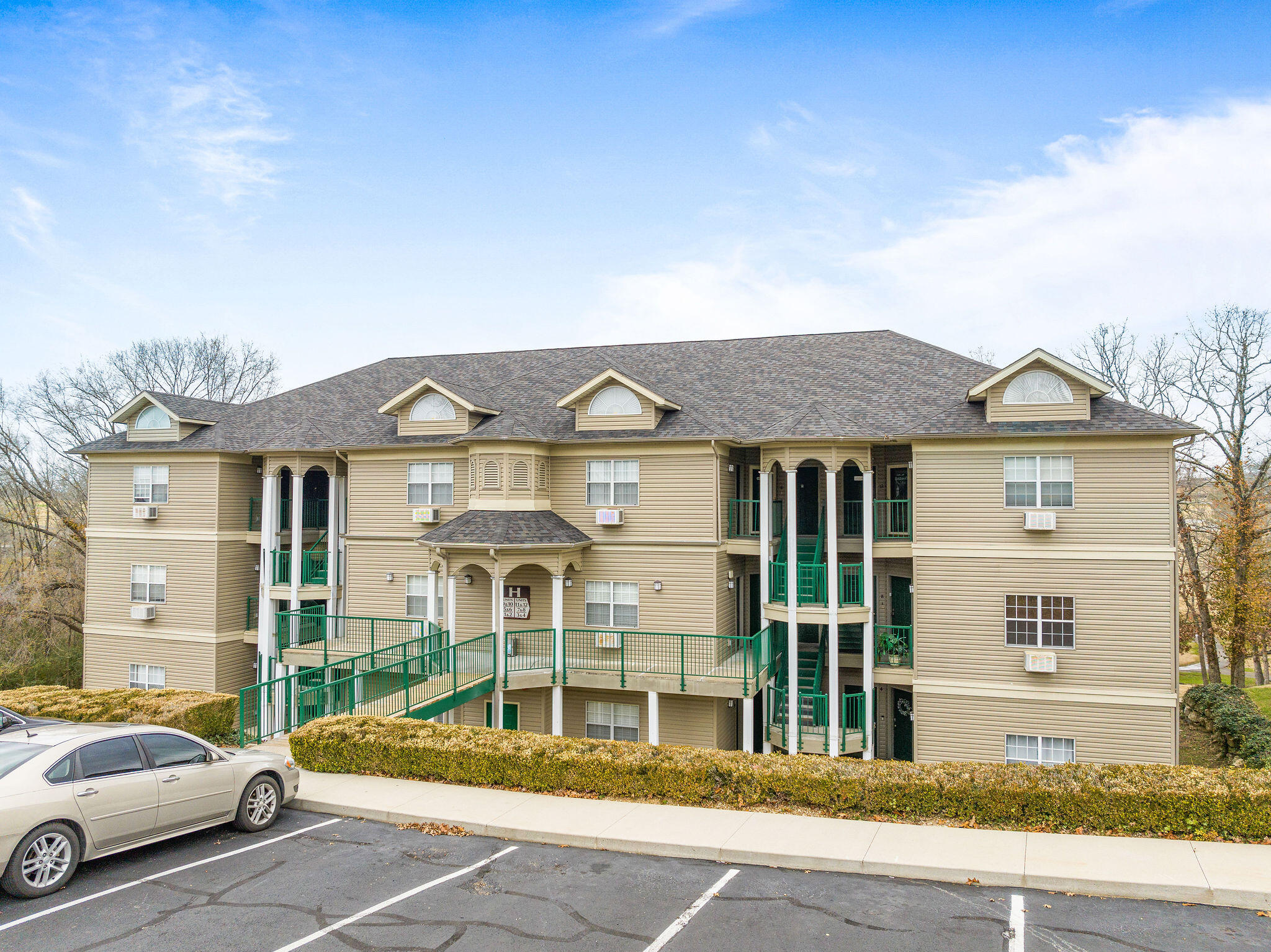 813 Holiday Ridge #3 1