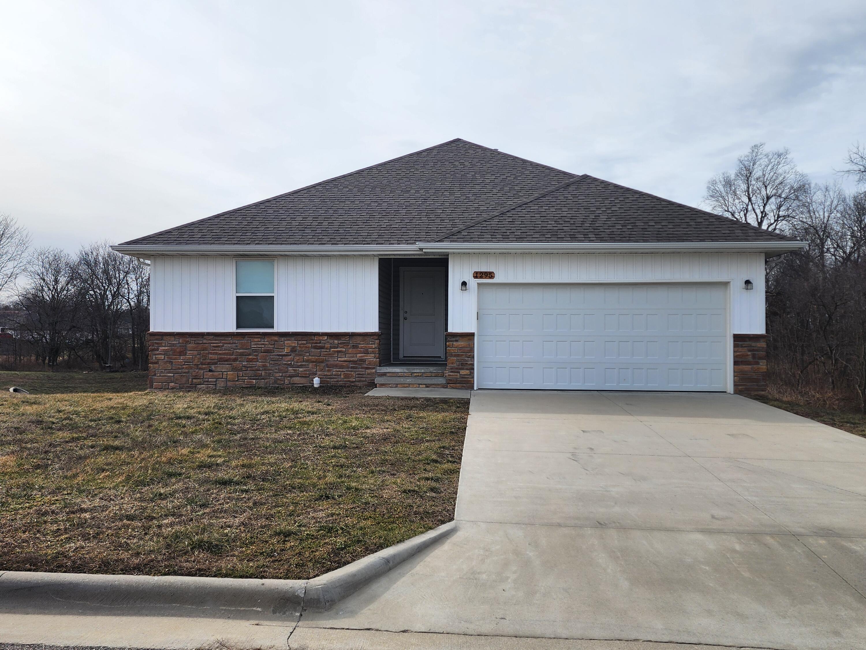 1295 S Whitaker 1