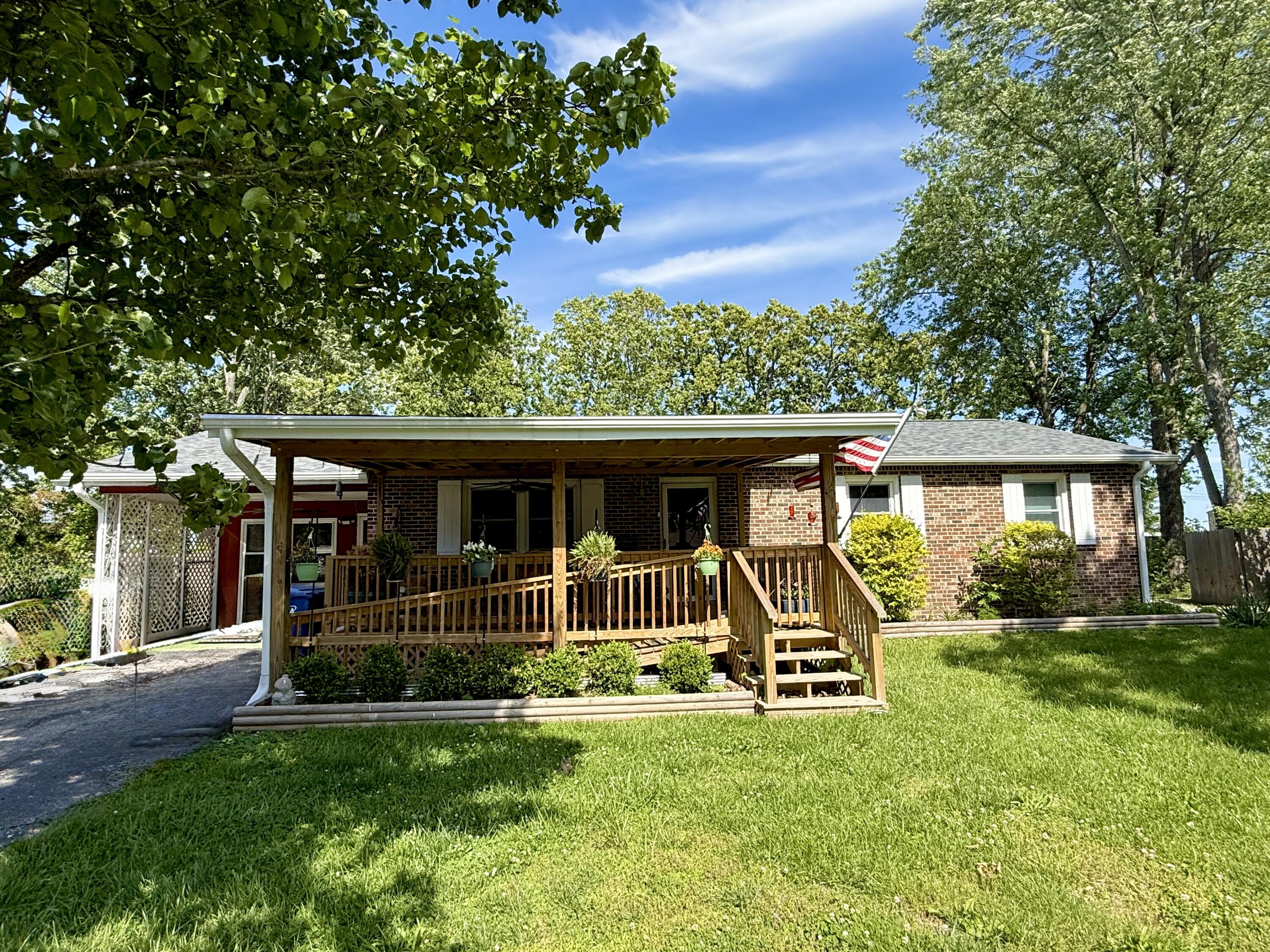 1126 E Crest 1