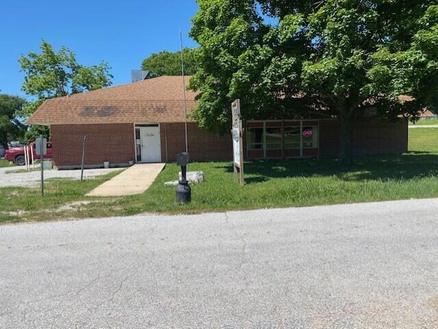 120 E Newton
