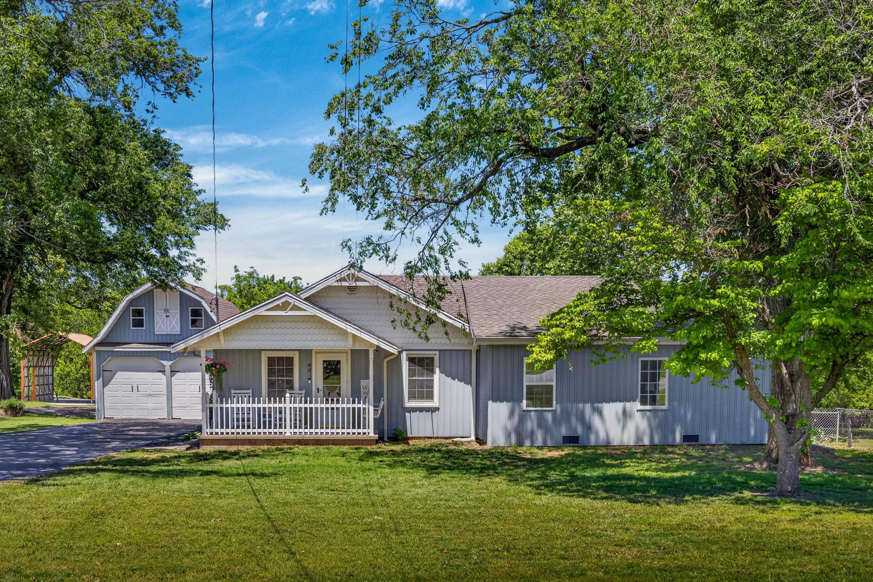 441 W Farm Road 96 1