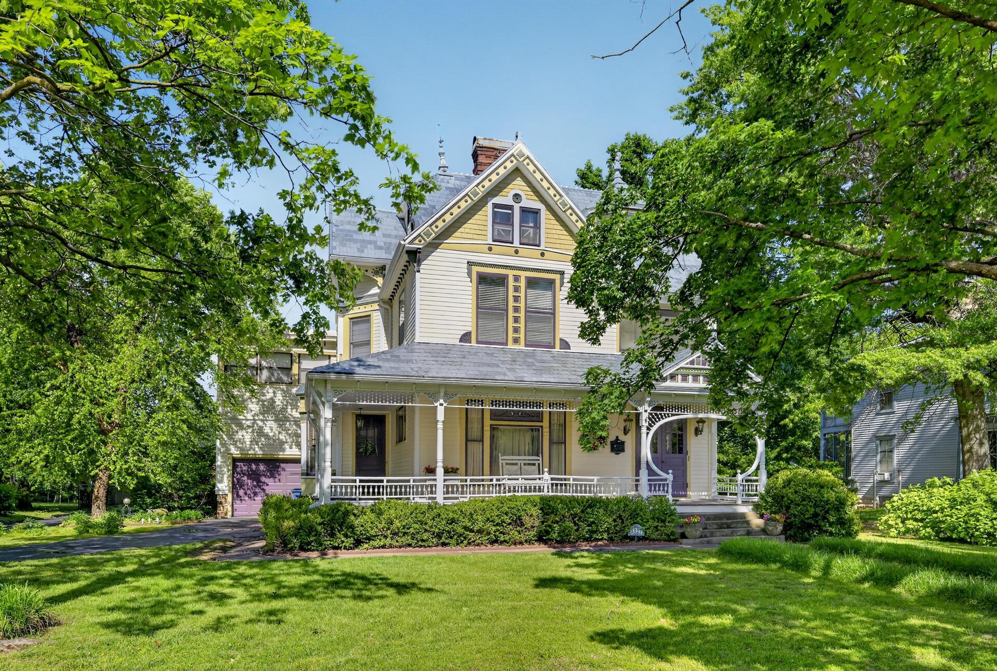 1327 S Main 1
