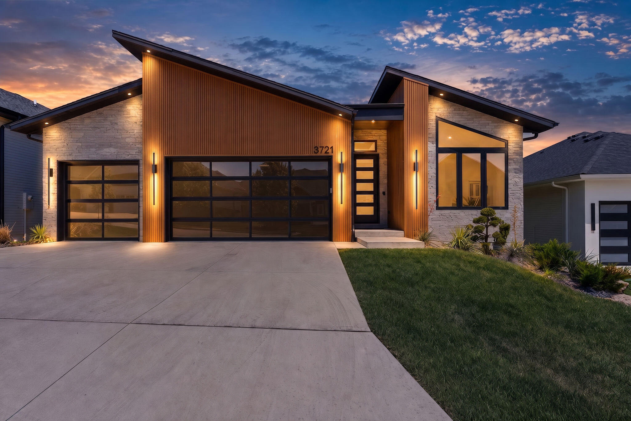3721 E Woodhue 1