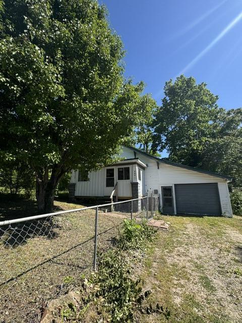 309 E Webster 1