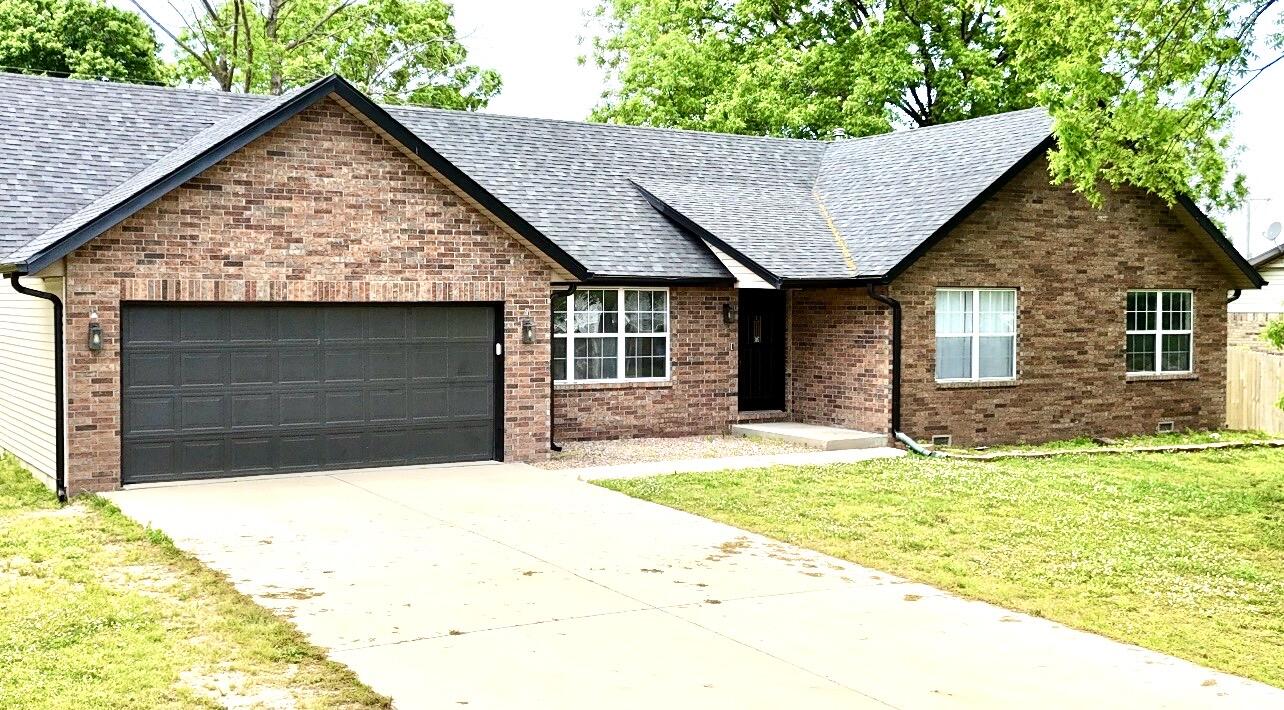 603 Lakeview 1