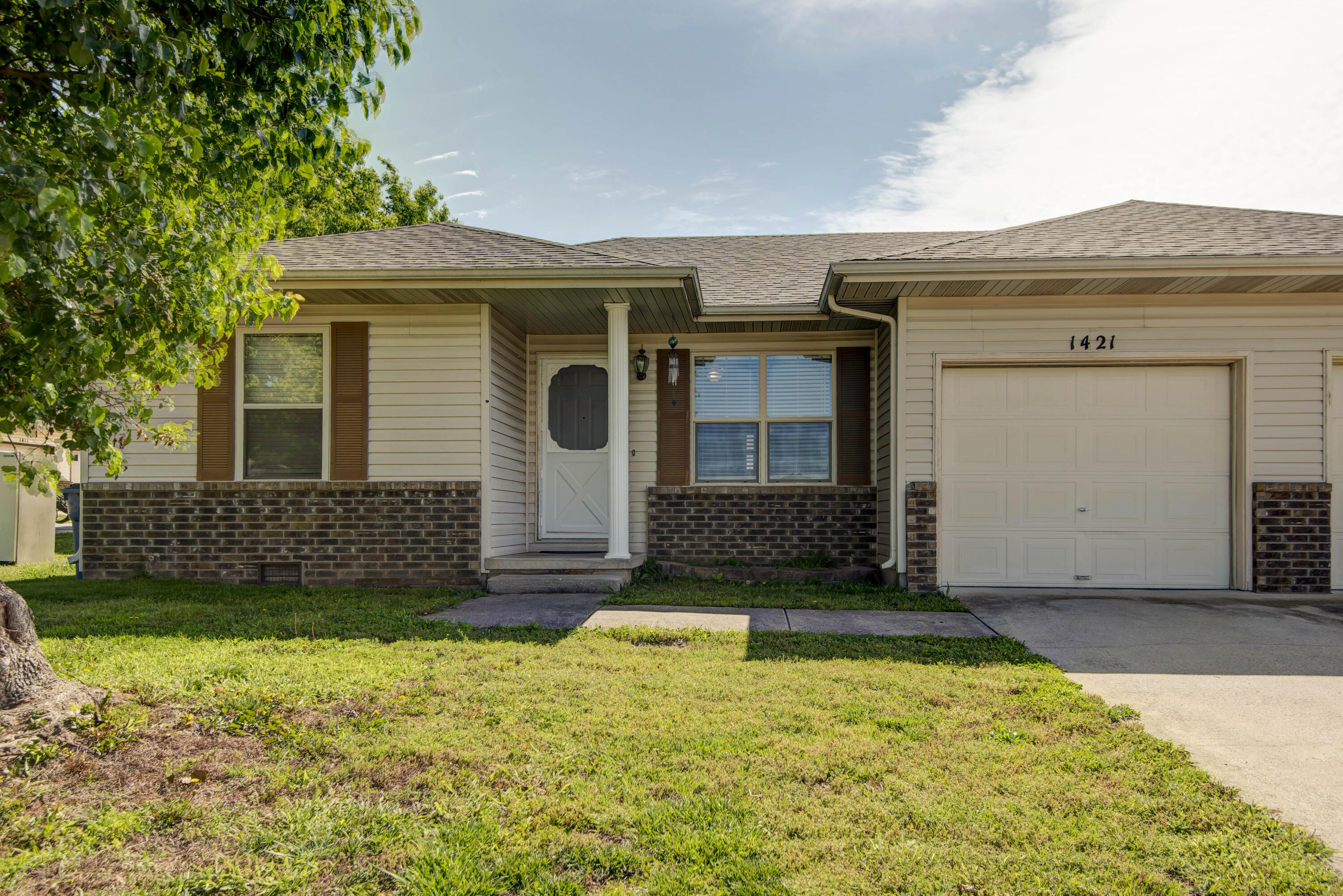 1421 W Rainey 1
