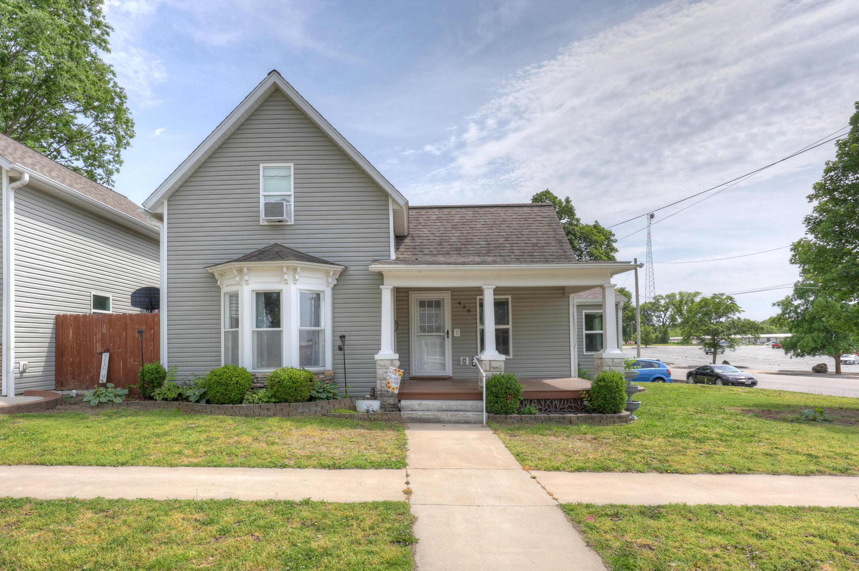 428 W Vine 1