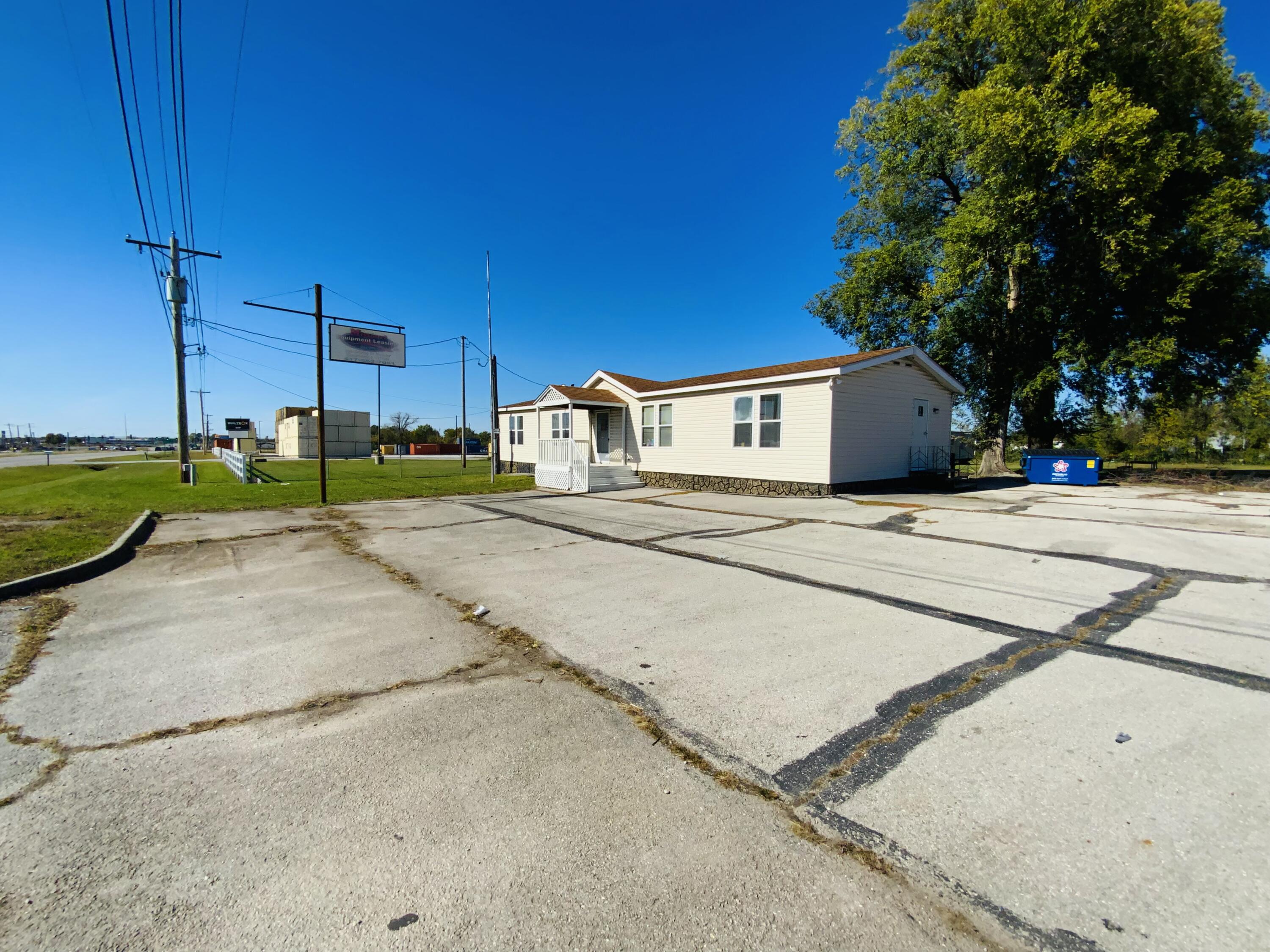 3115 W Sunshine 1