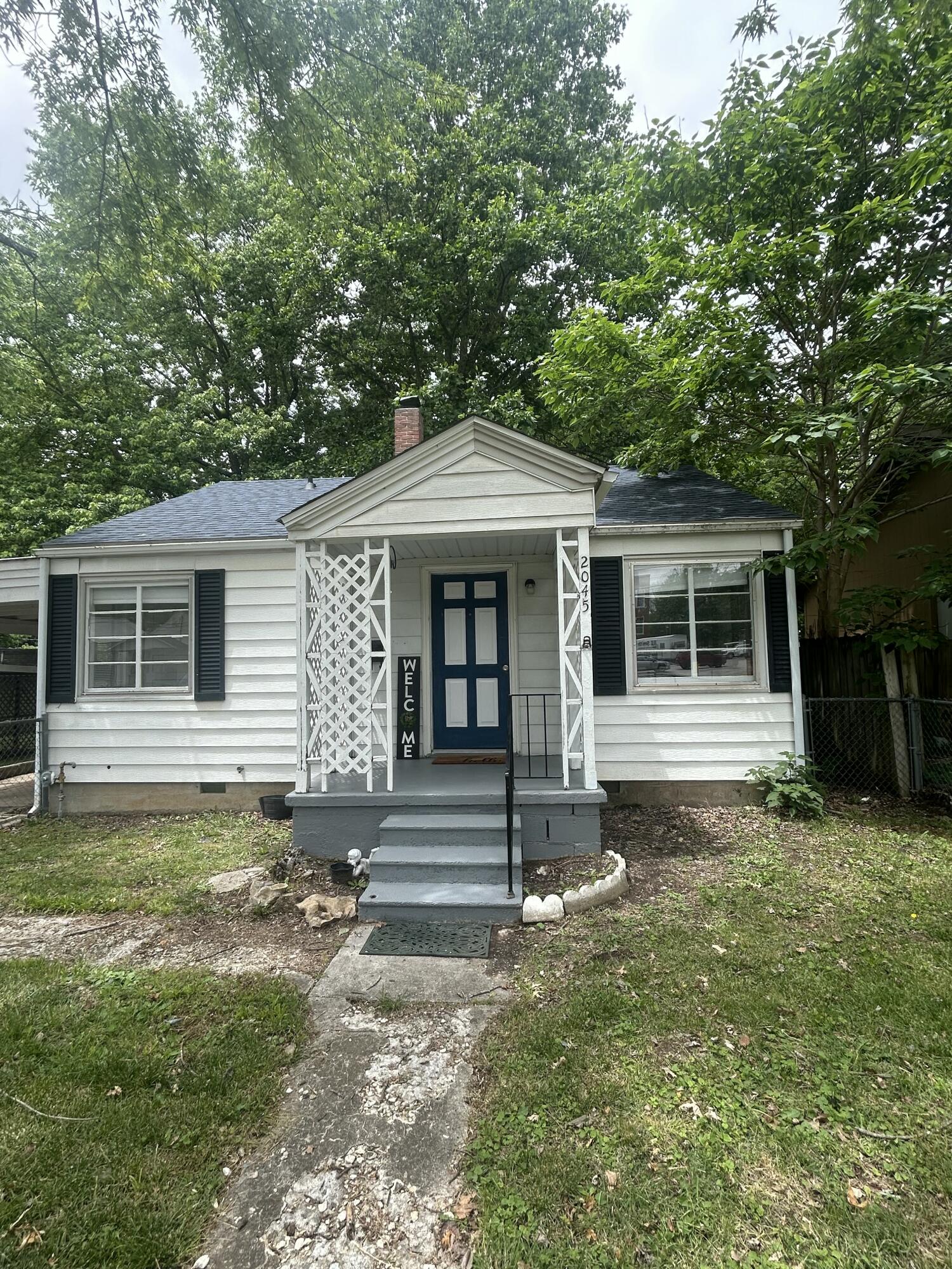 2045 N Weller 1
