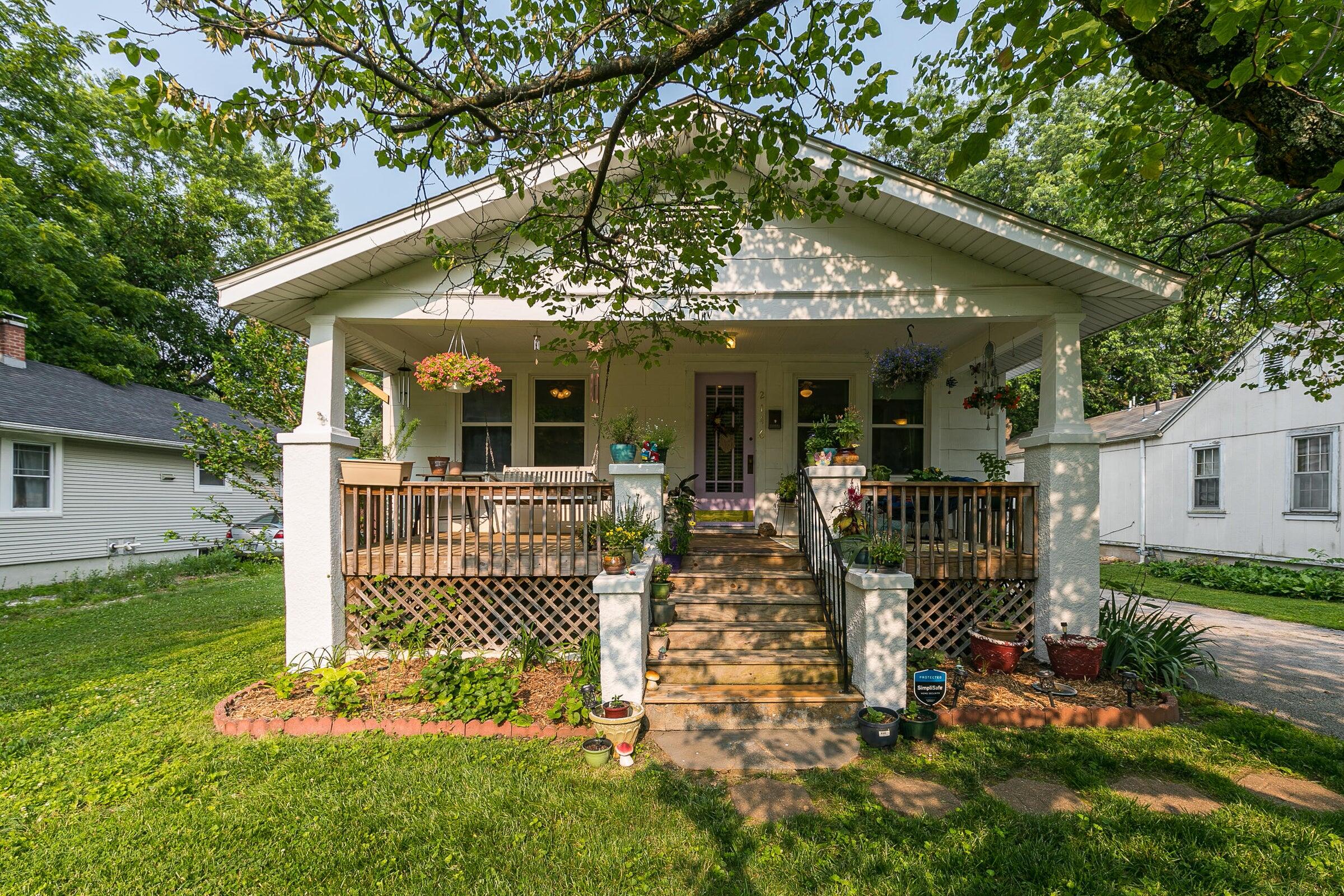 2146 N Franklin 1