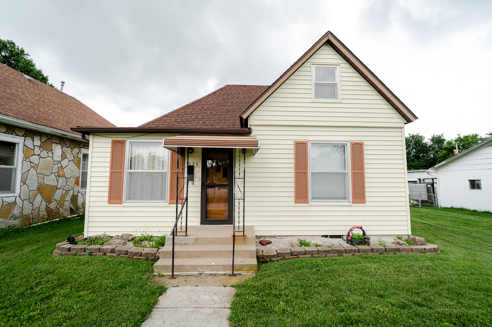 525 E Scott 1