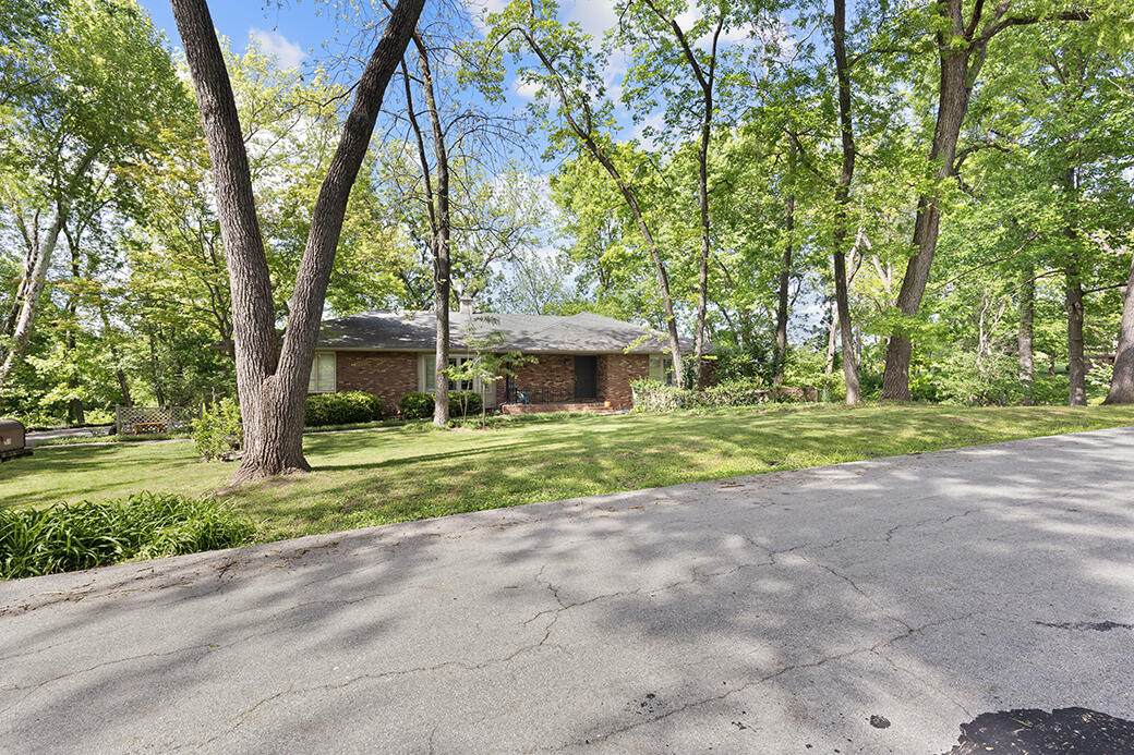 2615 E Melbourne 1