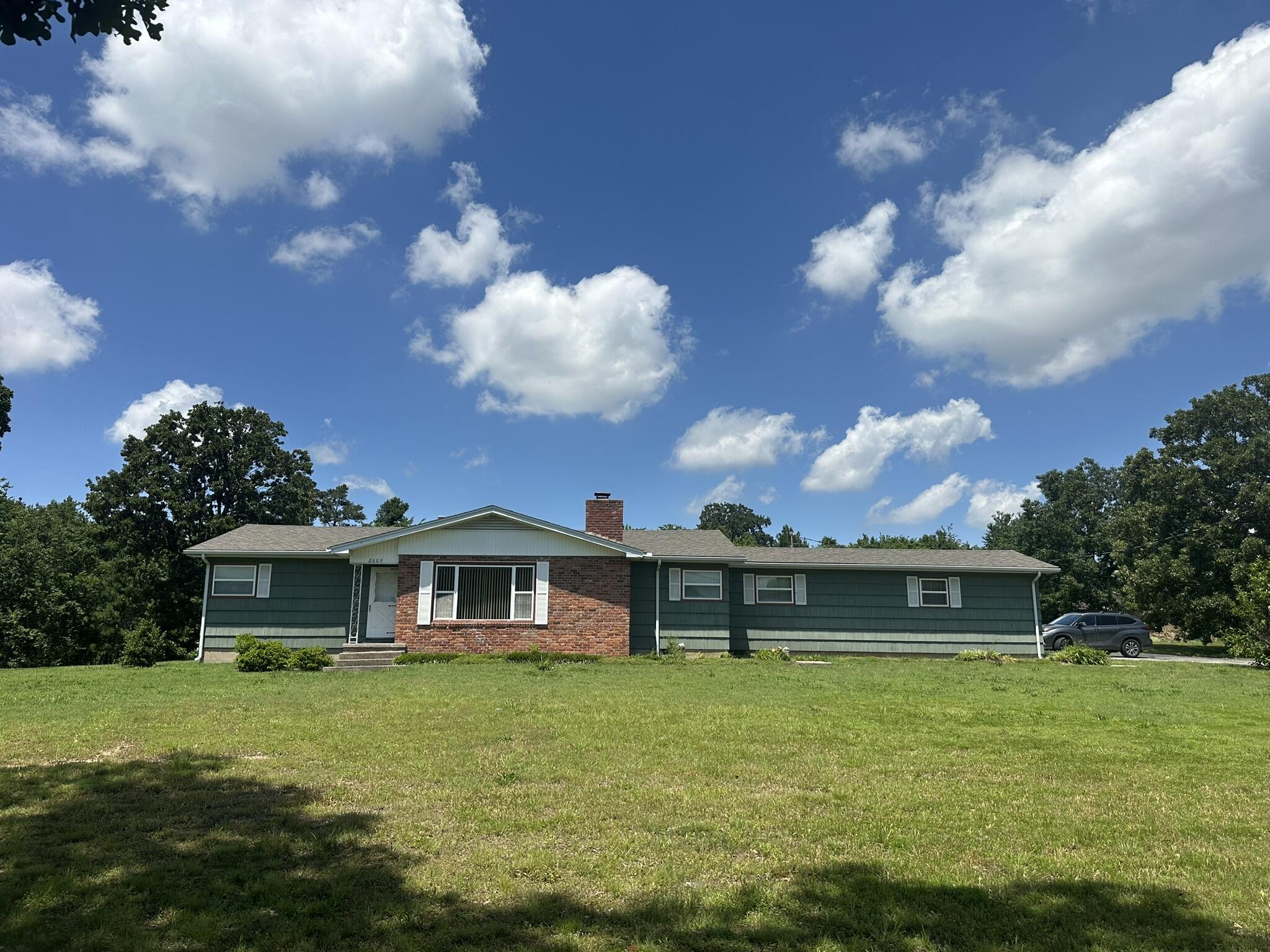 2609 W 32nd 1