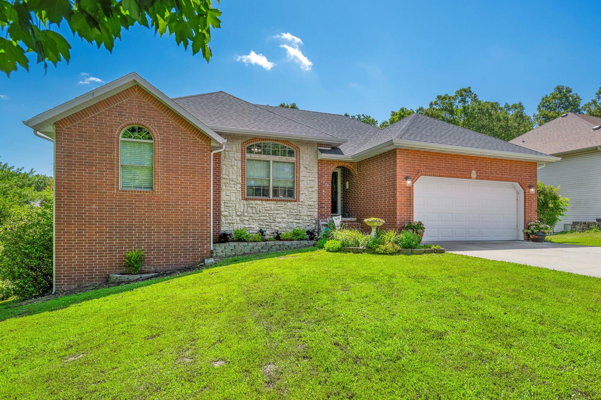 1528 N Marshall 1