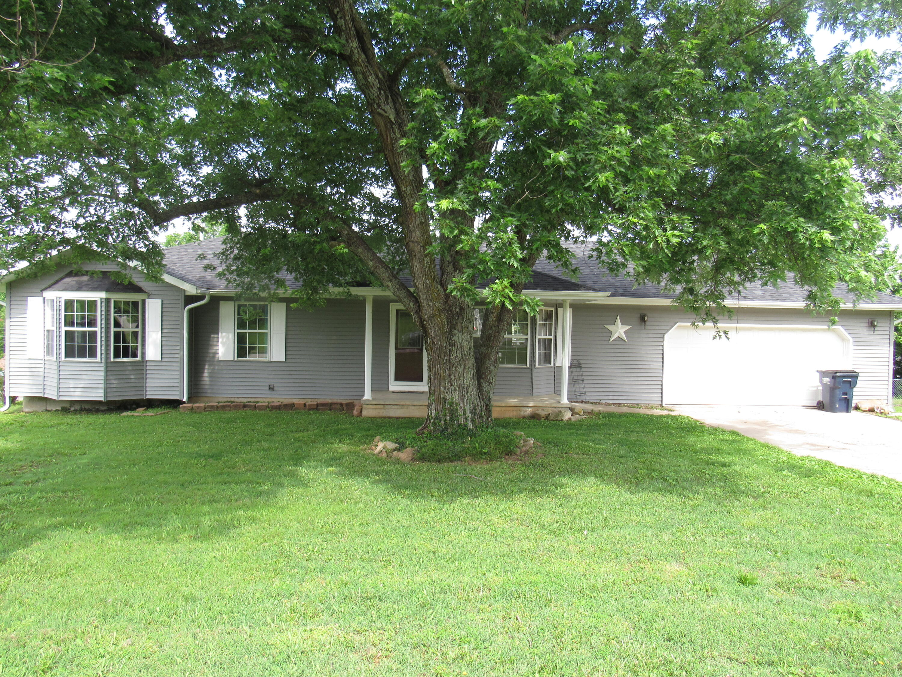 547 N Dill 1