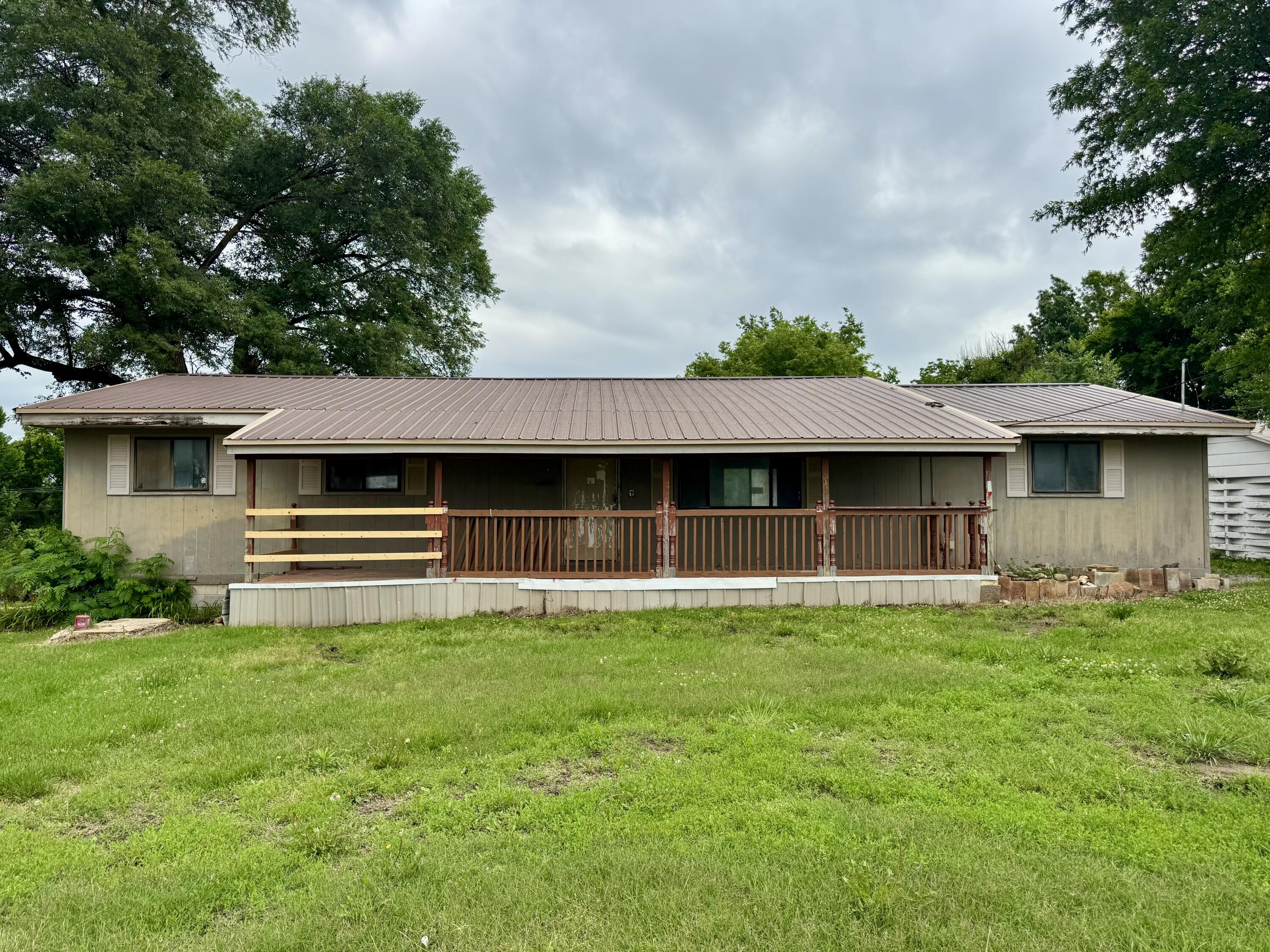 213 E Elm 1